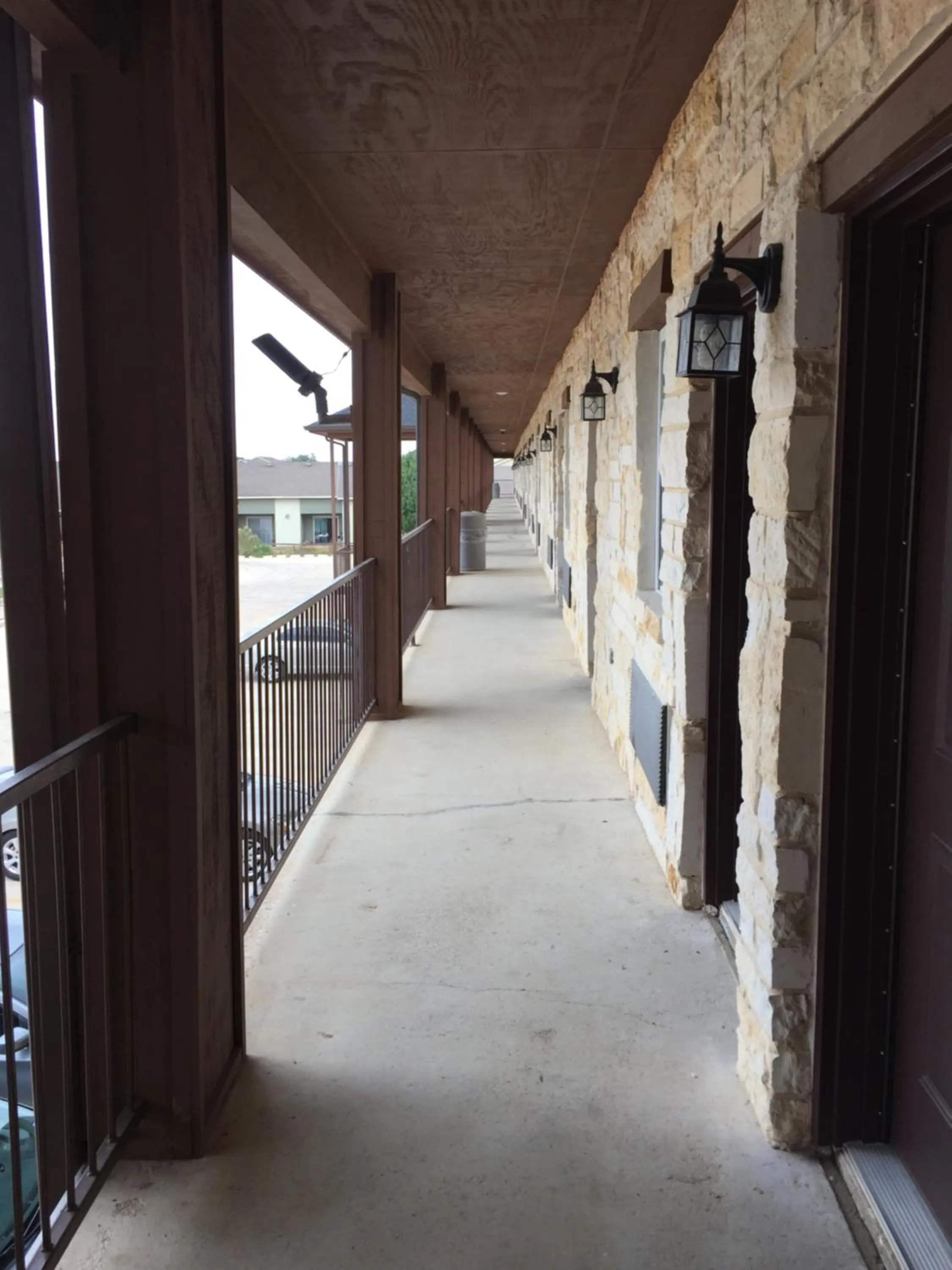 Pearsall Inn and Suites