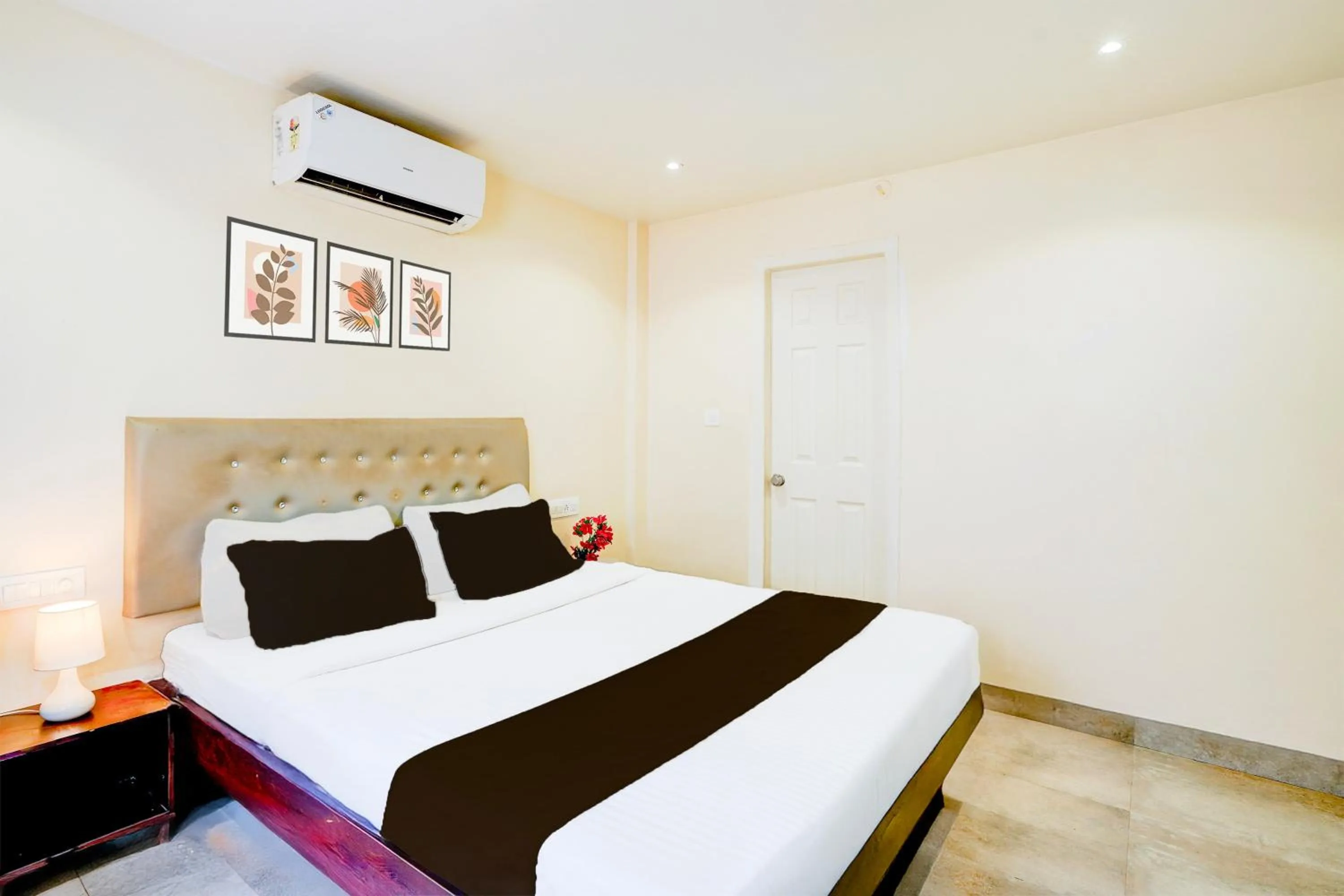 Bedroom, Bed in Super Hotel O Koramangala Near Sony Signal