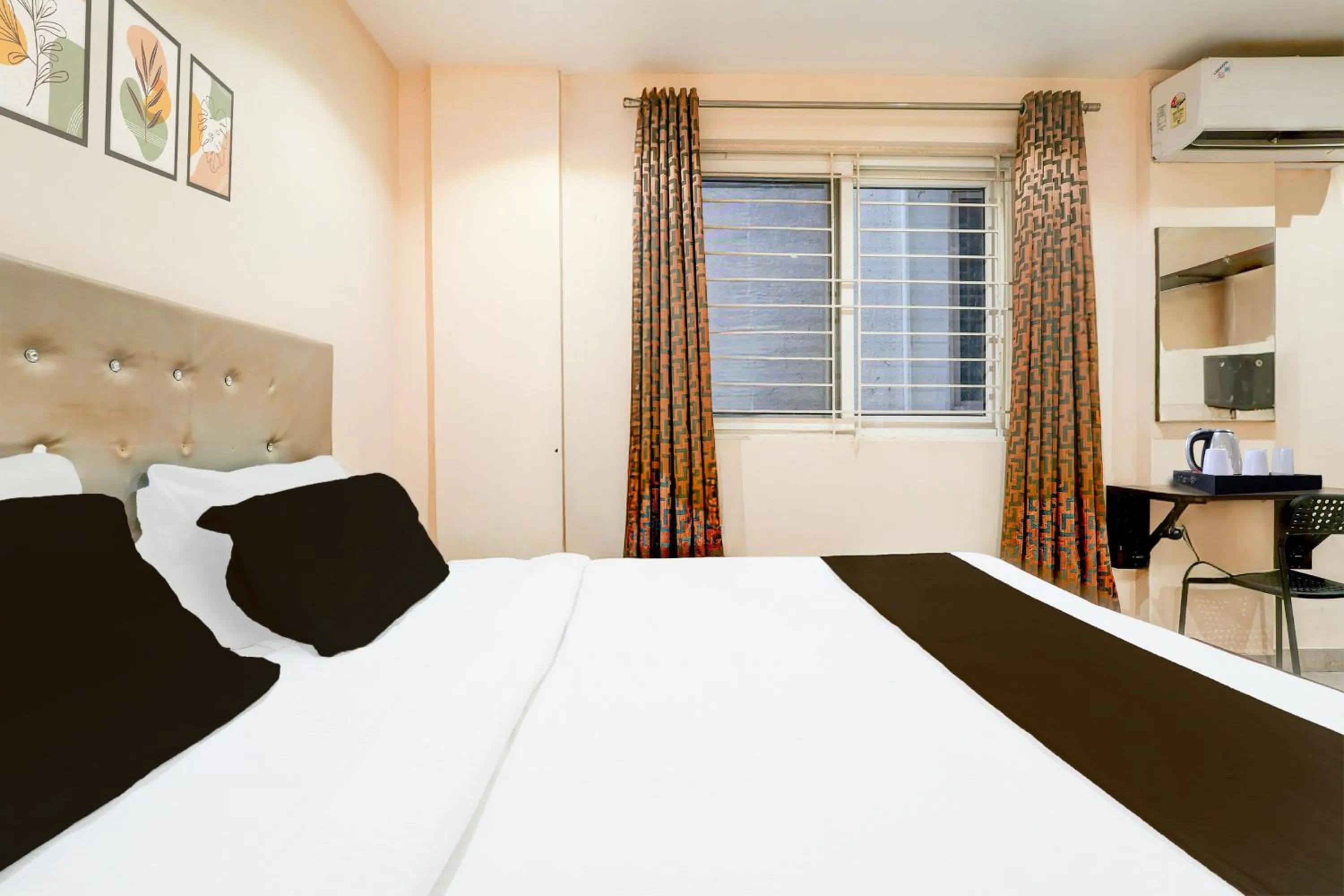 Bedroom, Bed in Super Hotel O Koramangala Near Sony Signal