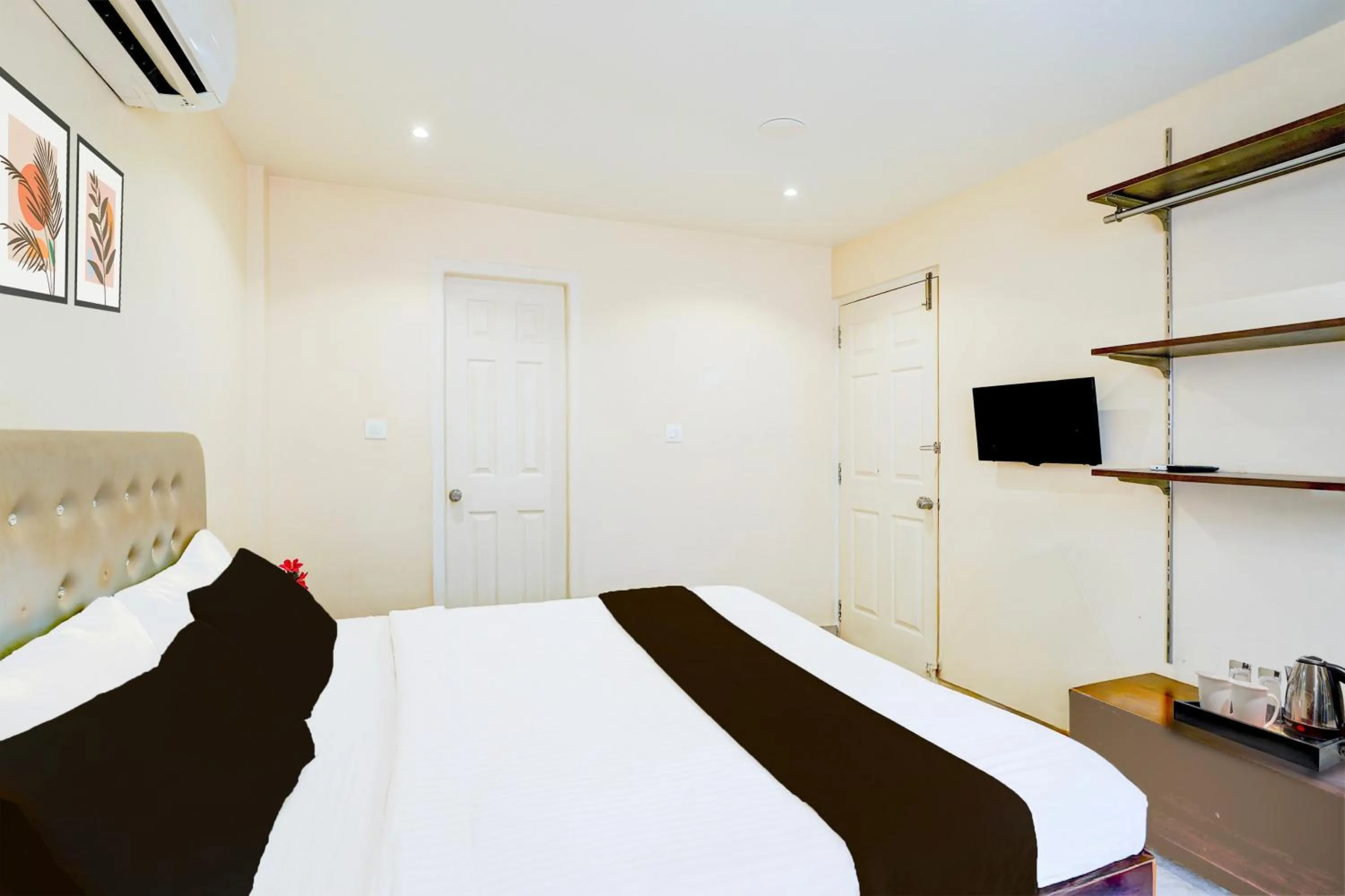 Bedroom, Bed in Super Hotel O Koramangala Near Sony Signal