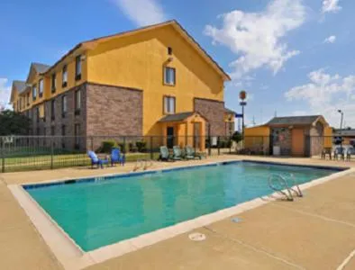 Swimming pool in Super 8 by Wyndham Texarkana AR