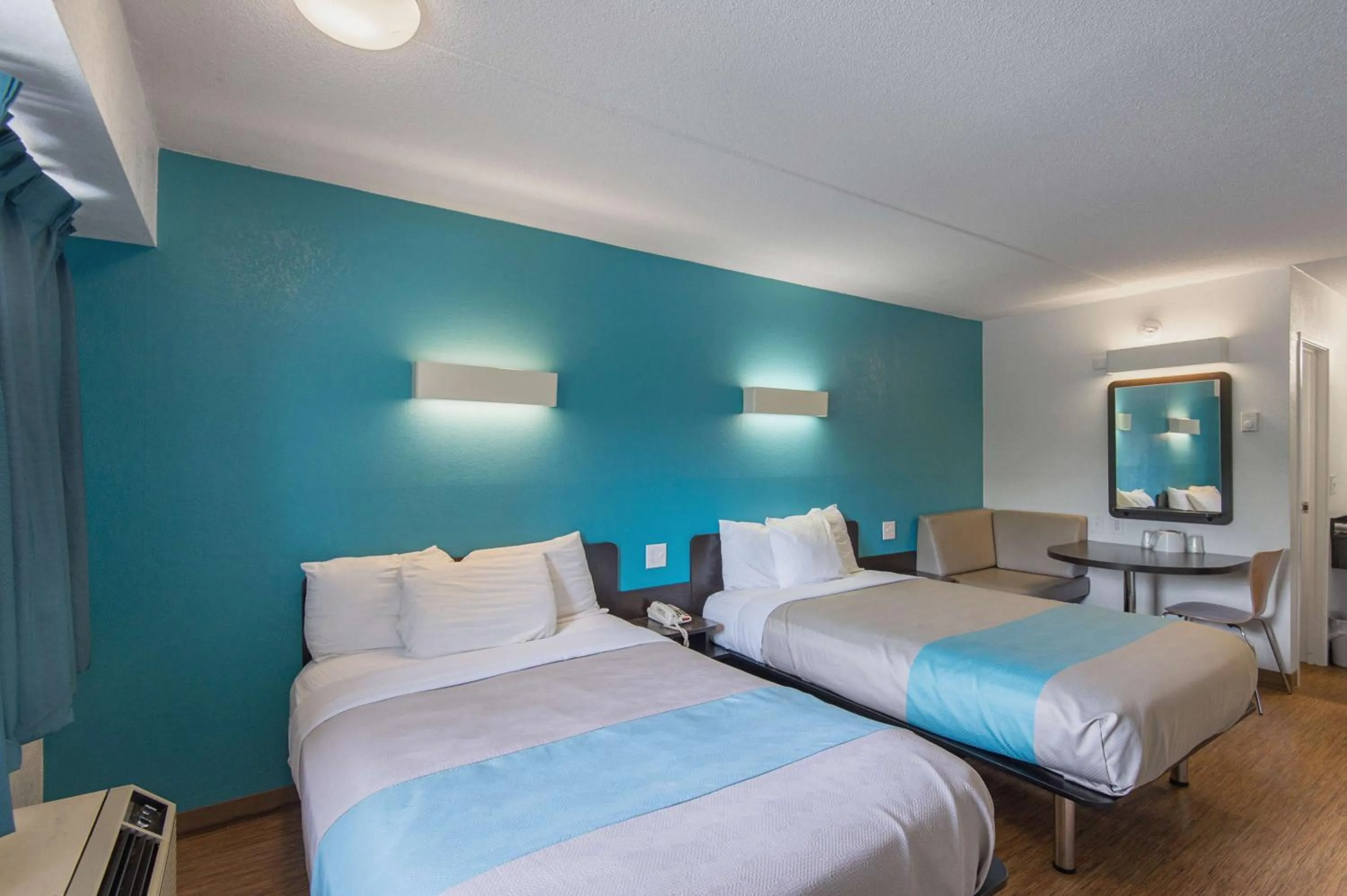 Bedroom, Bed in Motel 6-Overland Park, KS