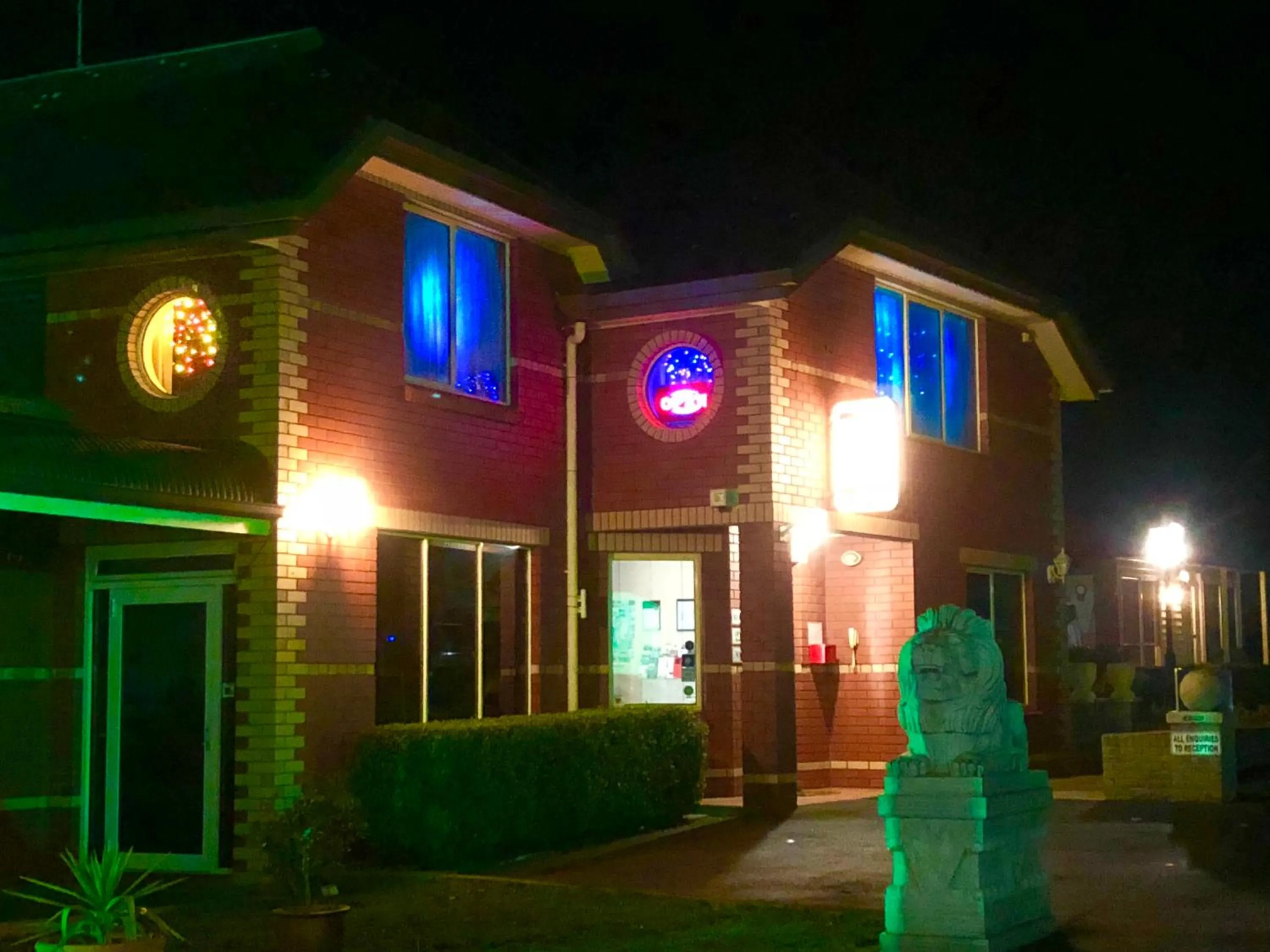 Facade/entrance in Sheffield Motor Inn