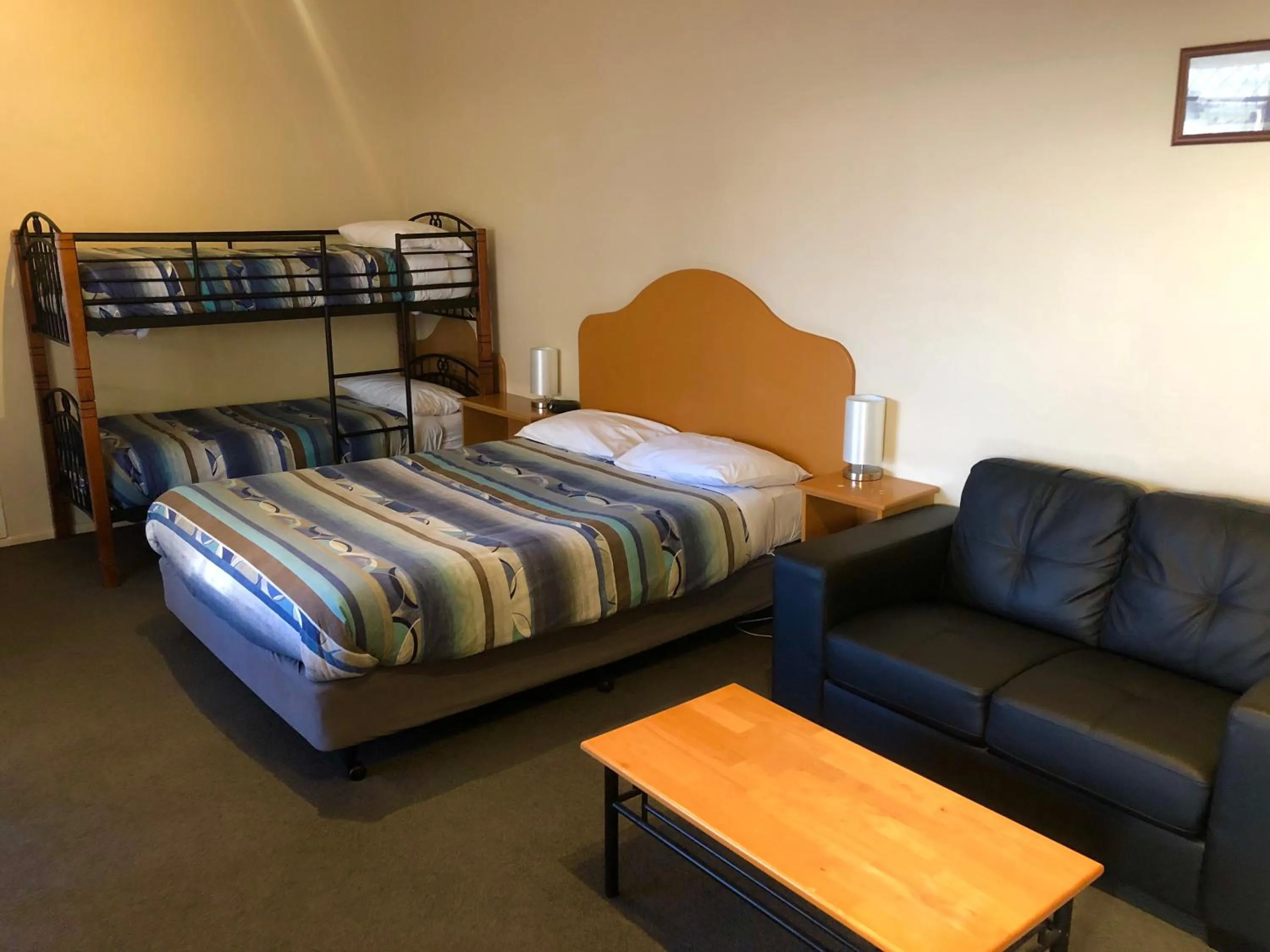 Bed in Sheffield Motor Inn