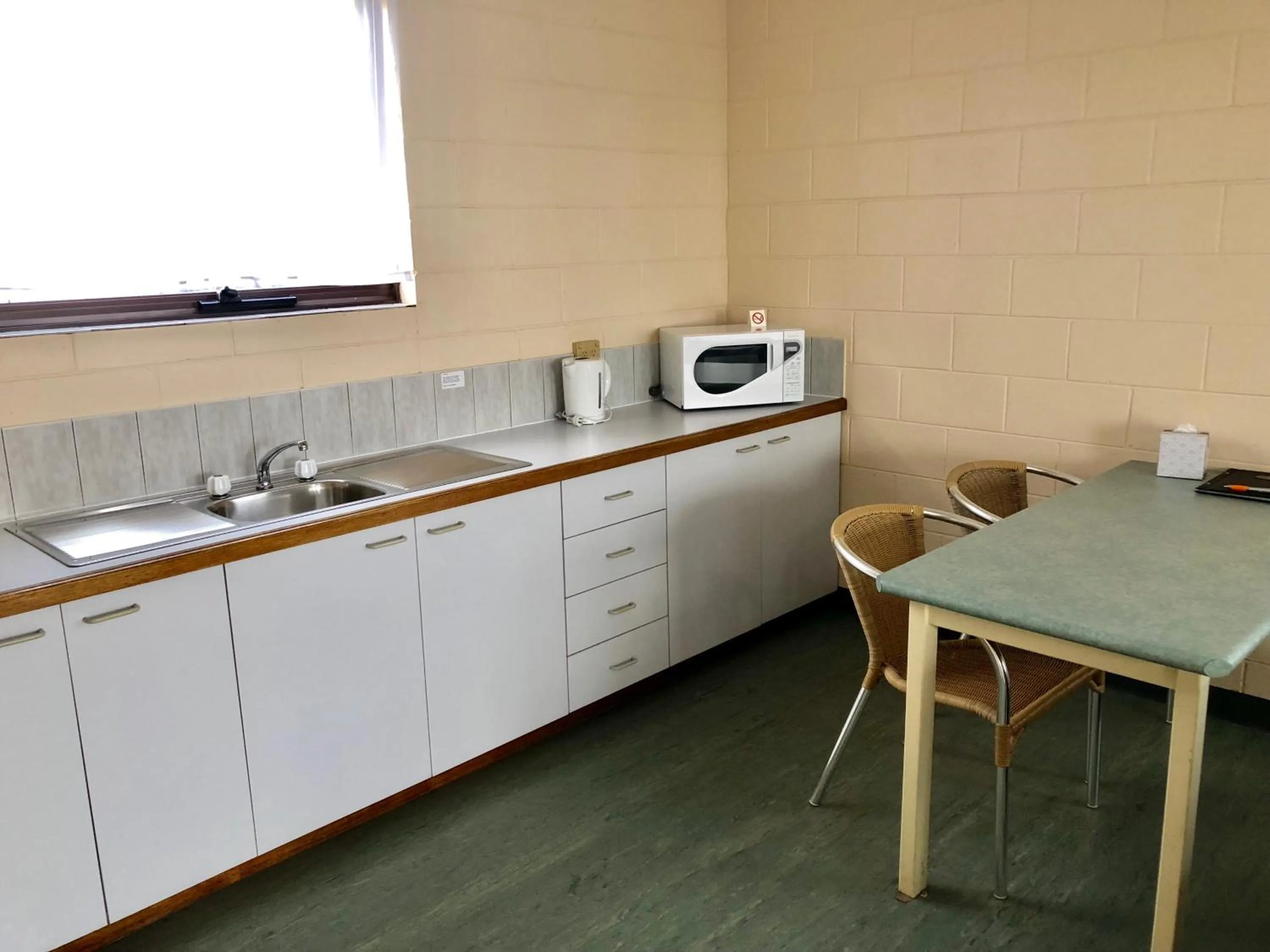 Coffee/tea facilities in Sheffield Motor Inn