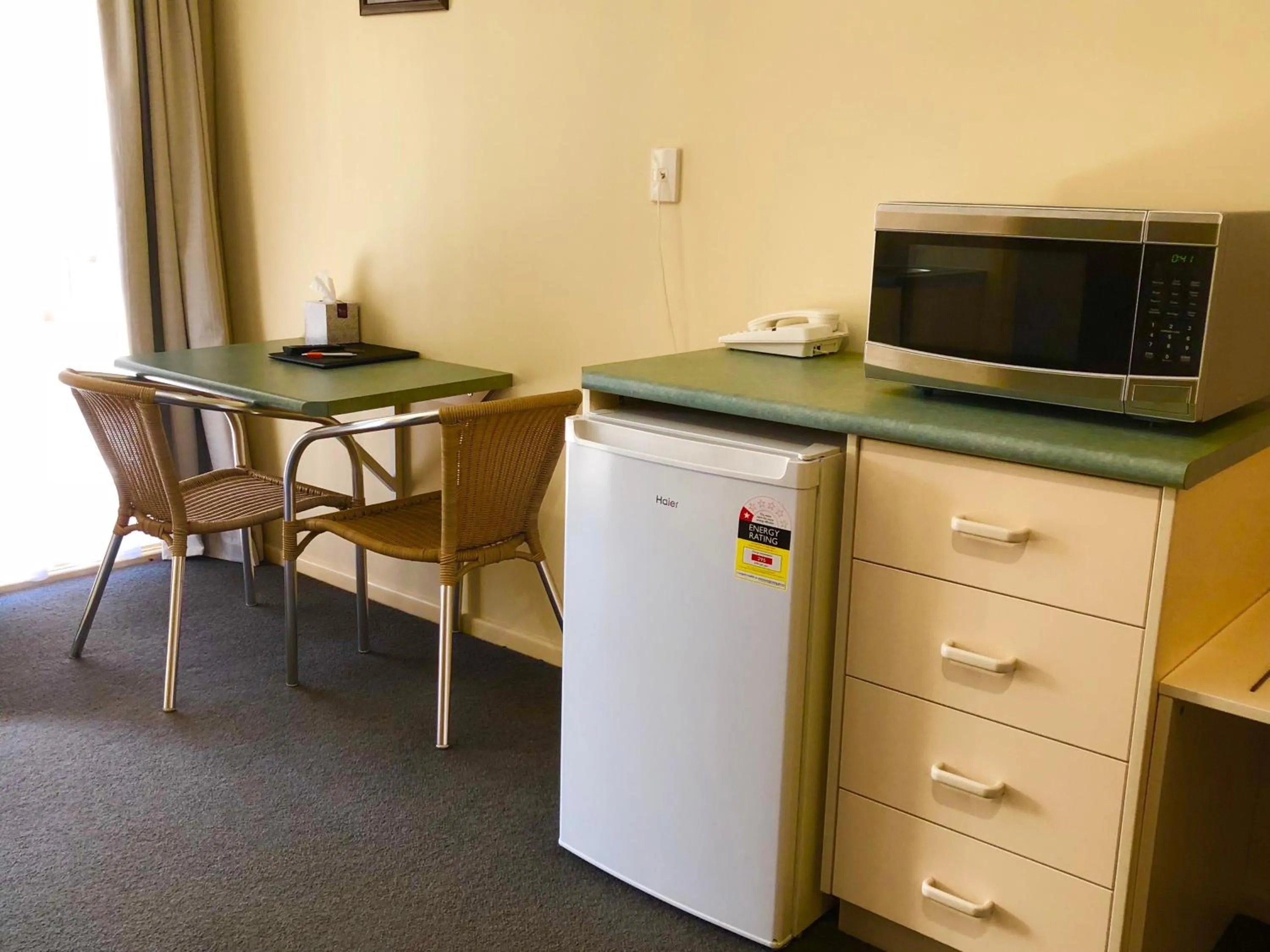 Coffee/tea facilities in Sheffield Motor Inn