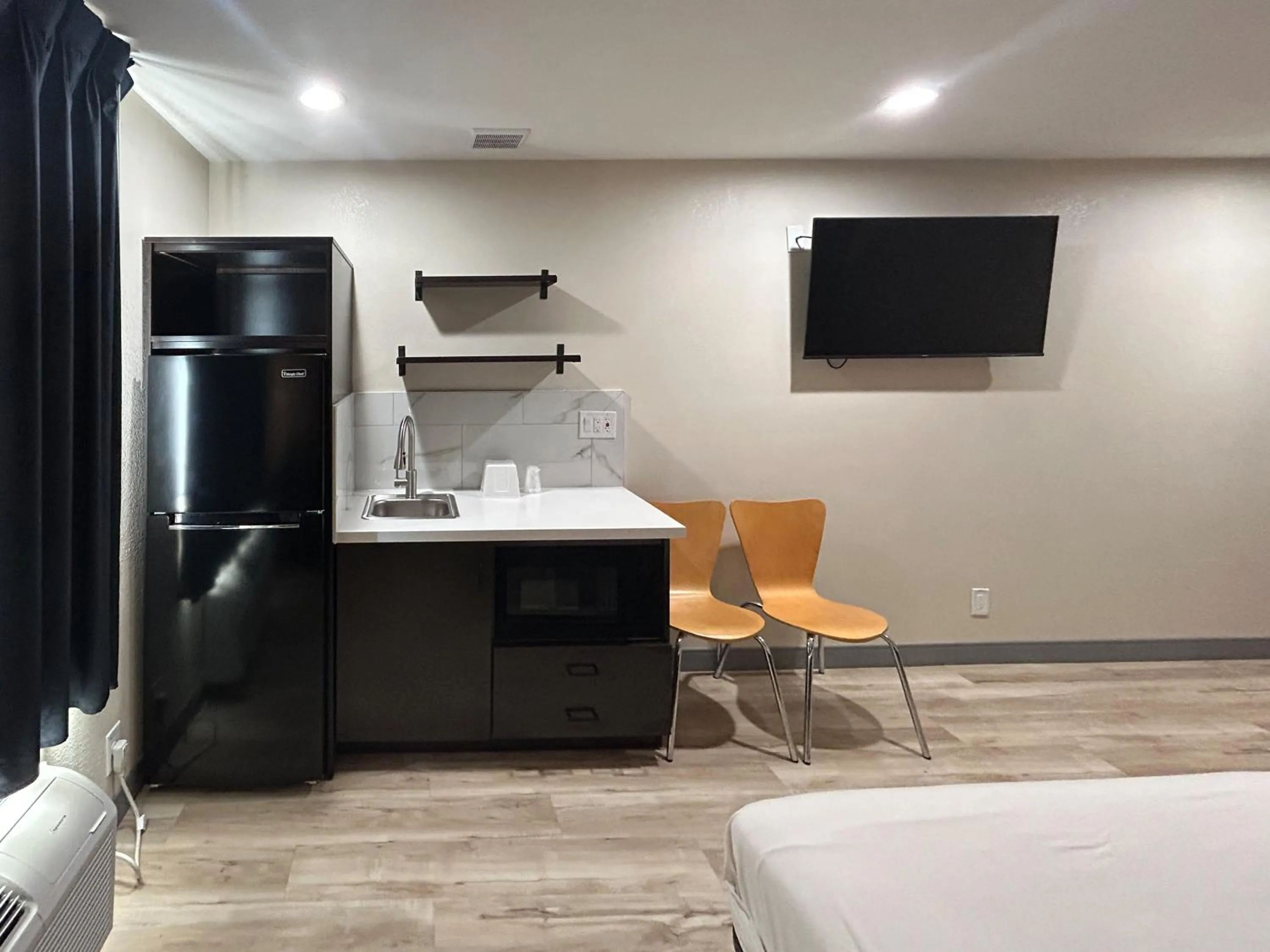 kitchen in Studio 6 Suites Cameron Park, CA Folsom