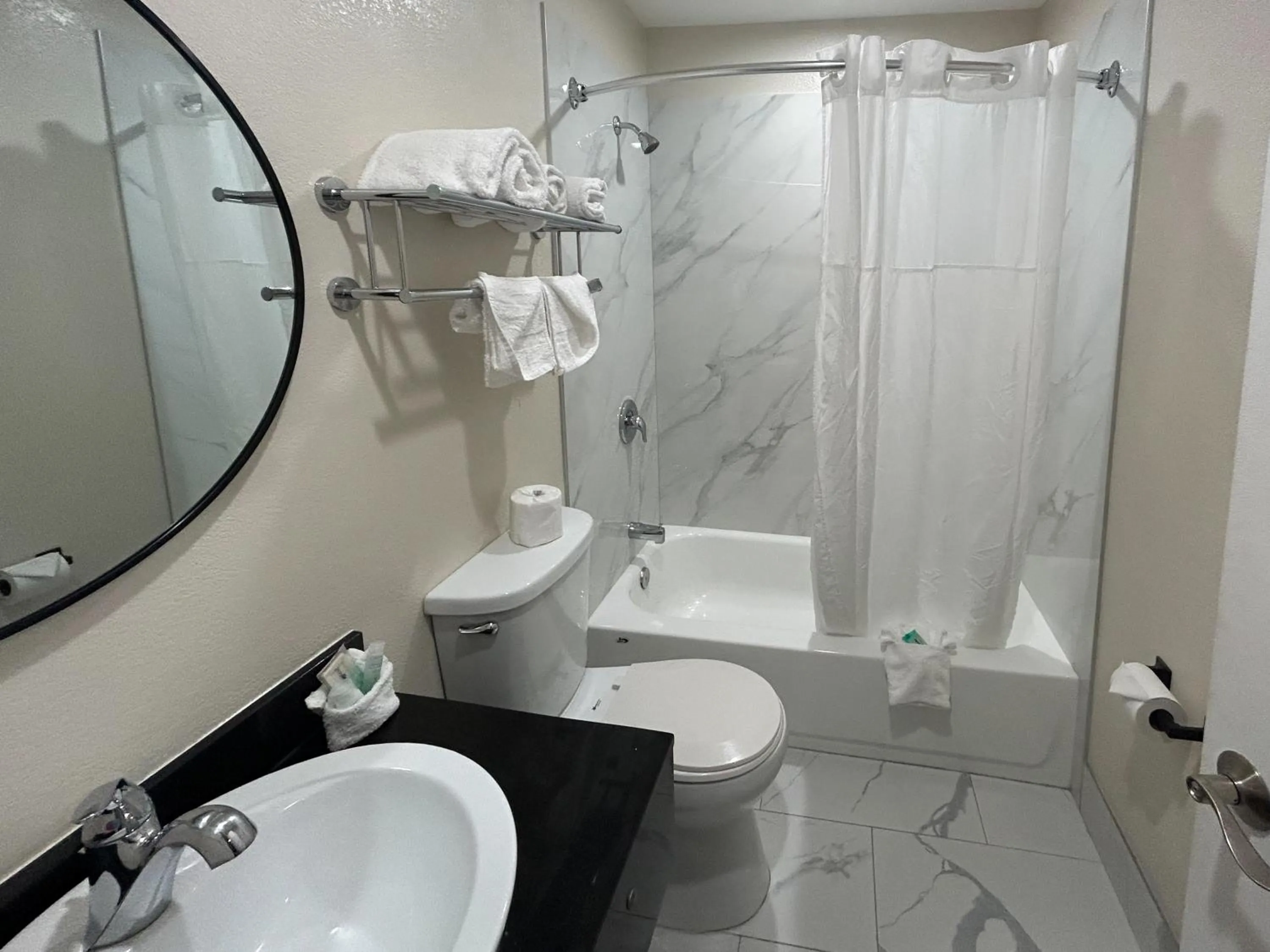 Bathroom in Studio 6 Suites Cameron Park, CA Folsom