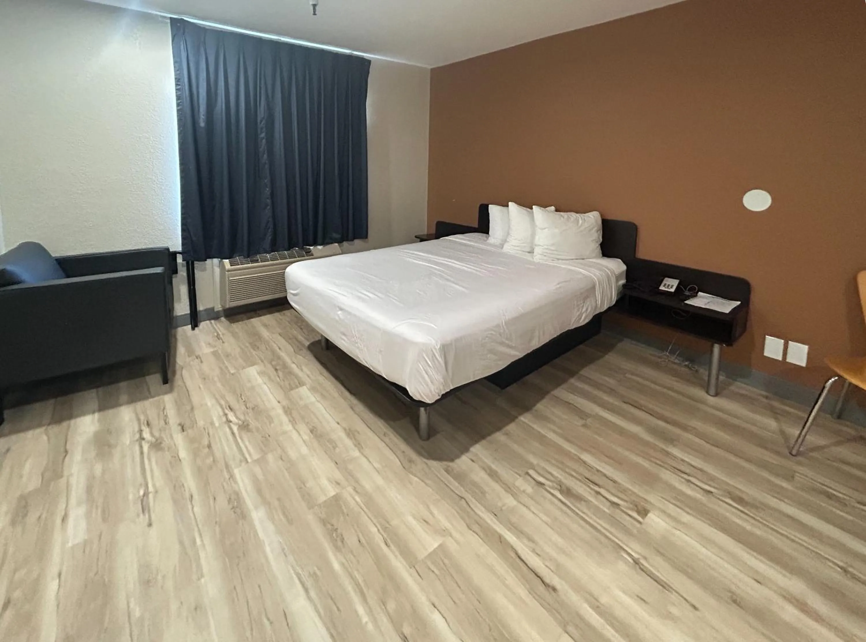 Photo of the whole room, Bed in Studio 6 Suites Cameron Park, CA Folsom