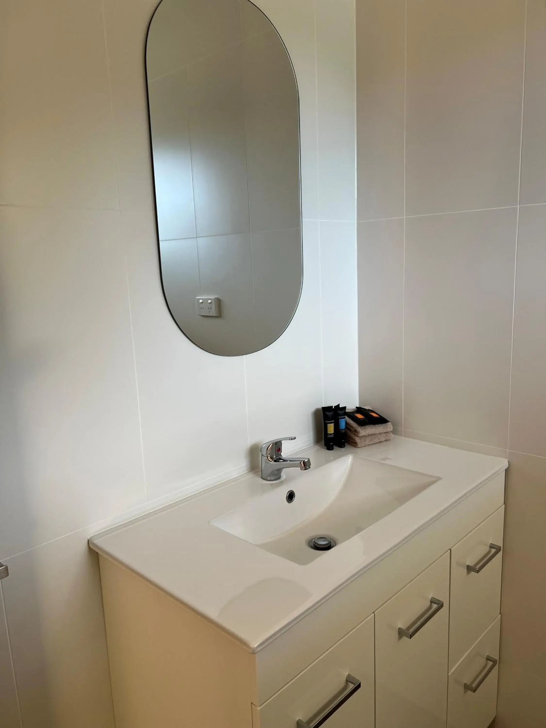 Deluxe Triple Room in Alamo Motor Inn Deluxe Triple Room in Alamo Motor Inn