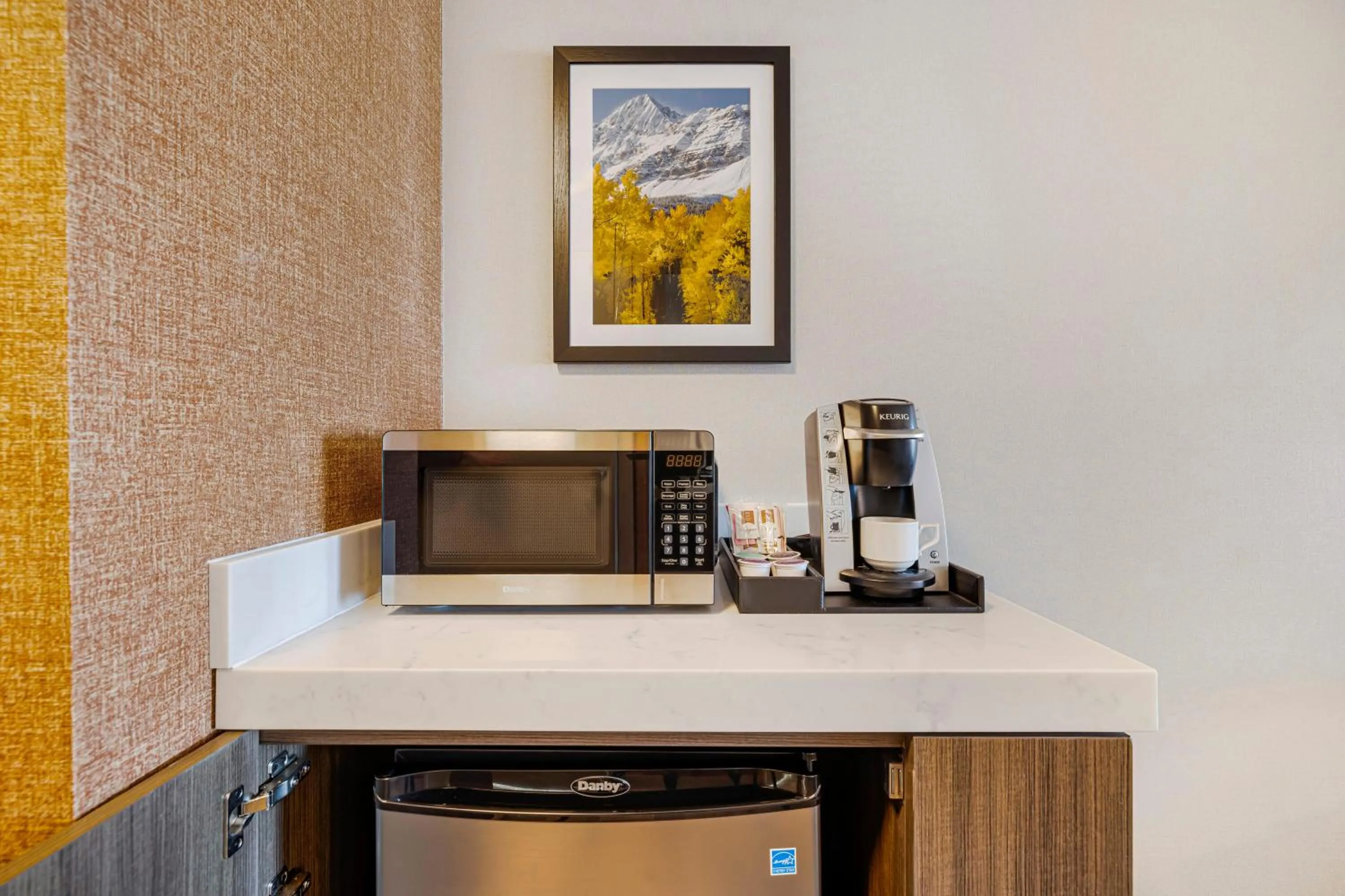 Coffee/tea facilities in Hilton Garden Inn Colorado Springs Airport