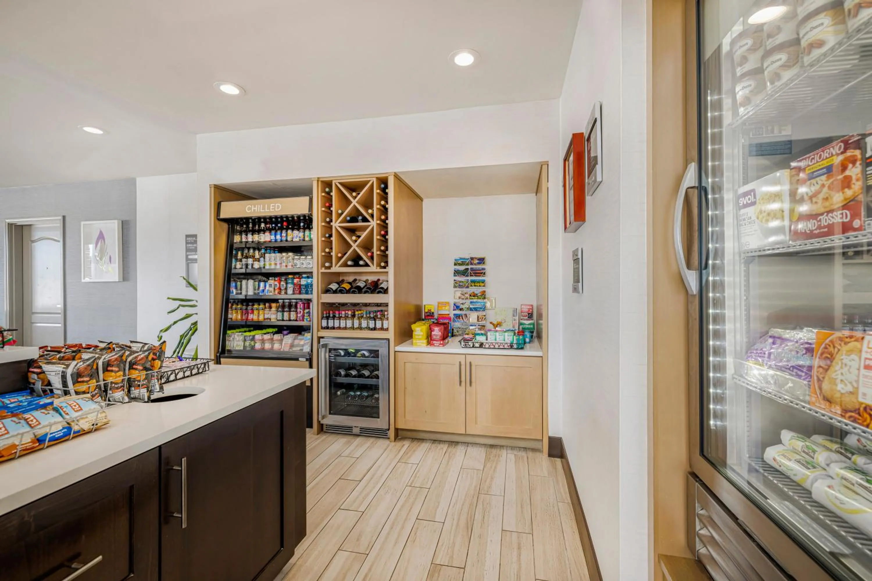 Food and drinks in Hilton Garden Inn Colorado Springs Airport