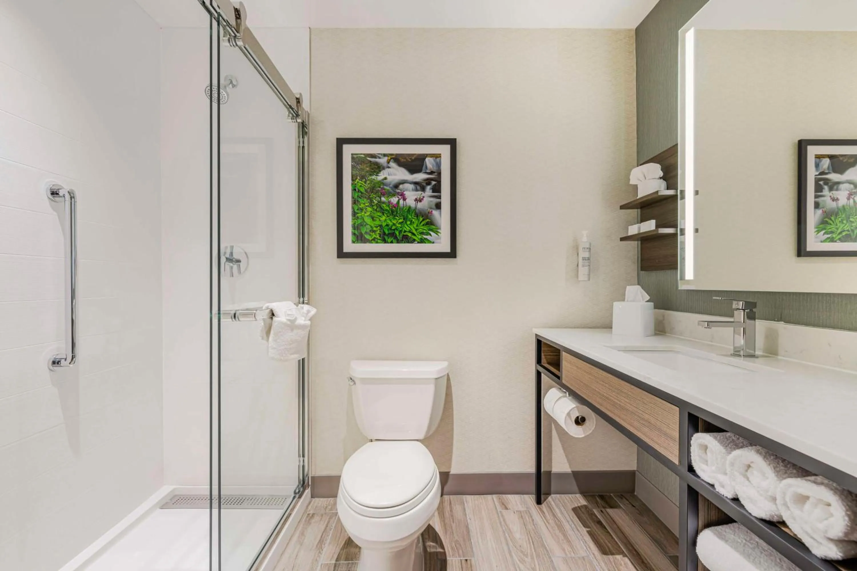 Bathroom in Hilton Garden Inn Colorado Springs Airport