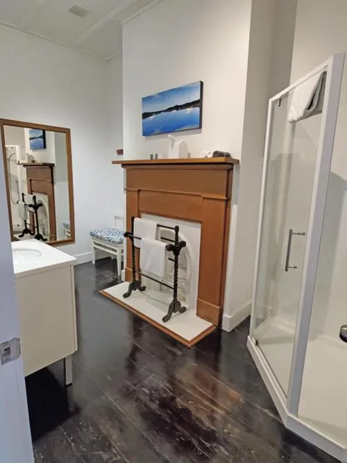 The Old Oak Boutique Hotel