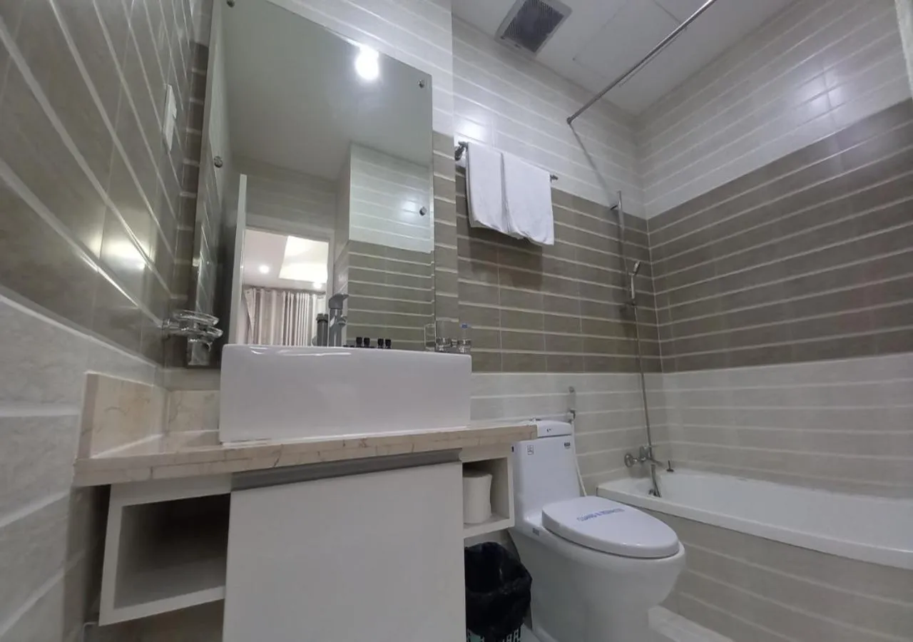 Bathroom in Khai Hoan Apartment Hotel