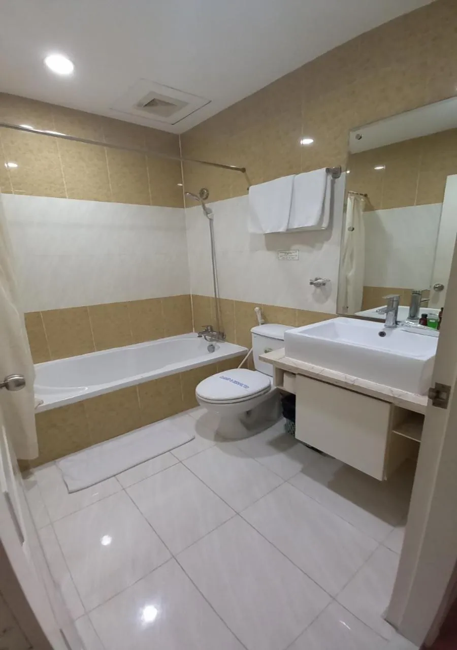 Bathroom in Khai Hoan Apartment Hotel