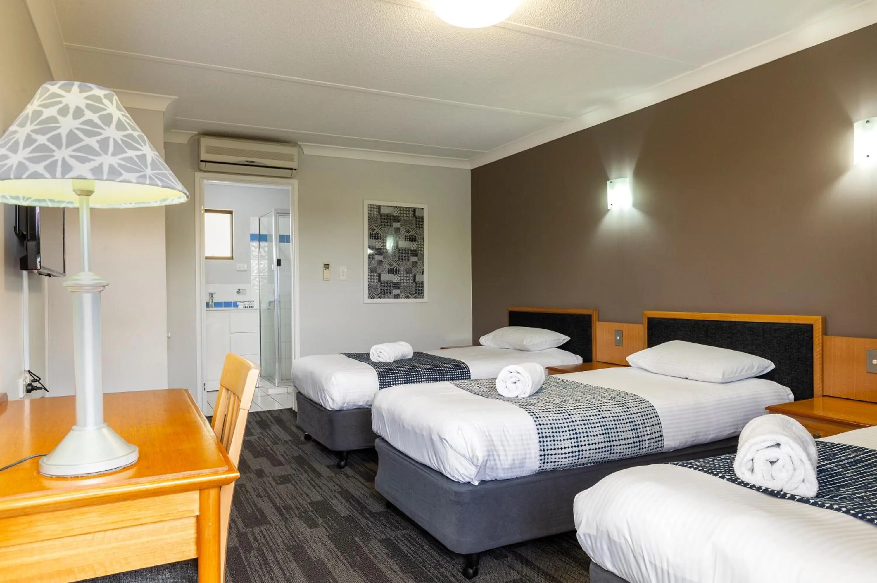 Bedroom, Bed in Country Motel Ipswich