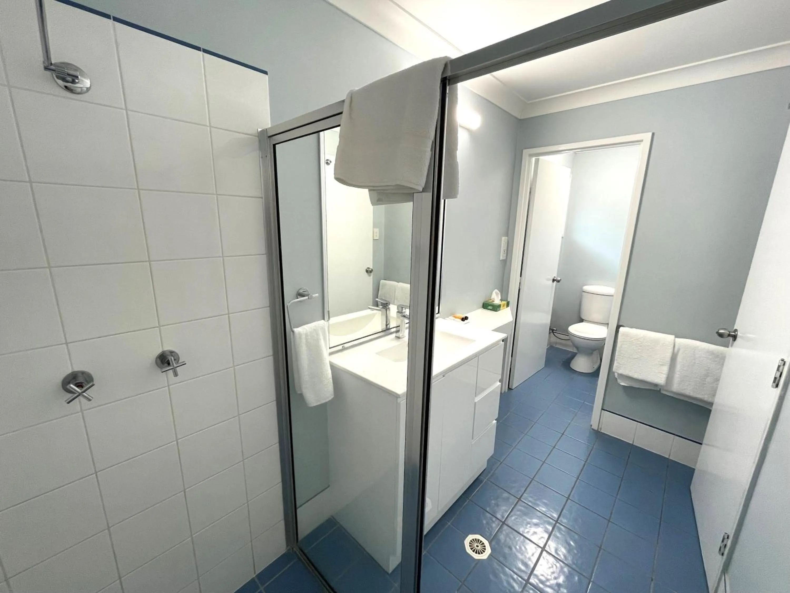 Shower in Country Motel Ipswich