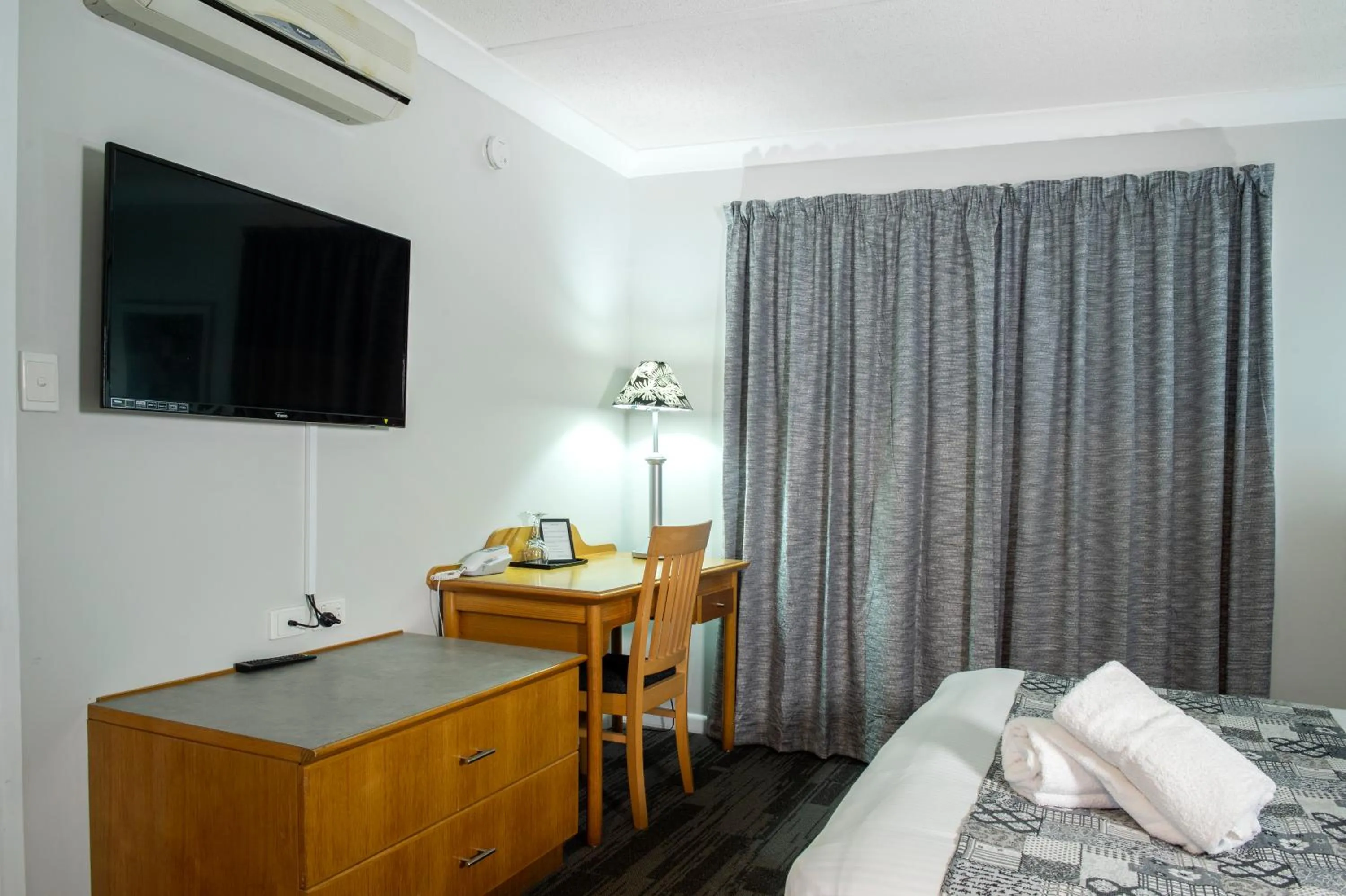 TV and multimedia, Bed in Country Motel Ipswich
