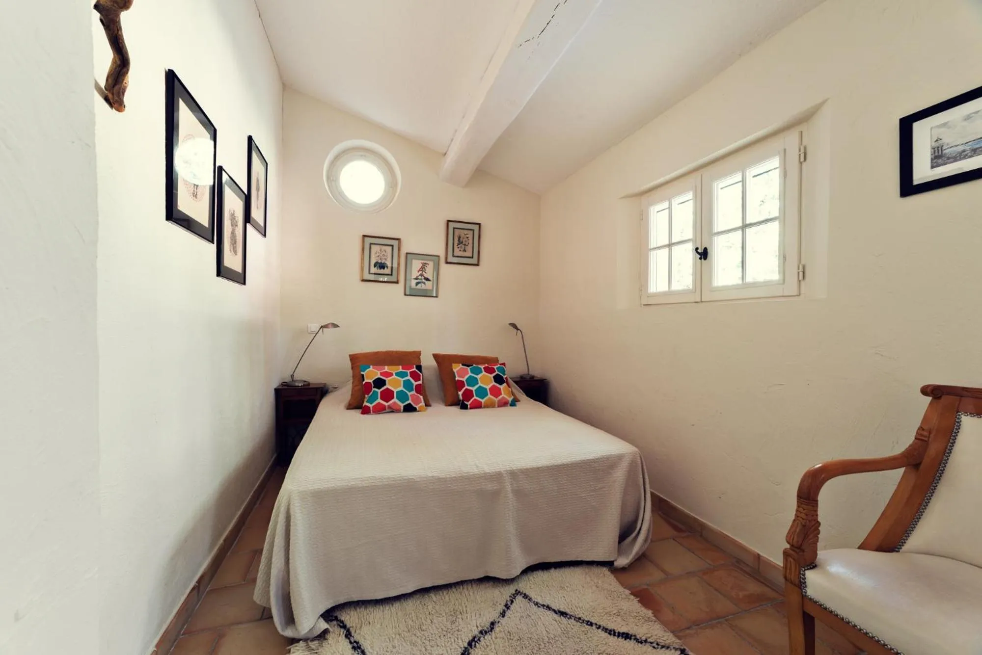 Bedroom, Bed in Villa Fontane Provence