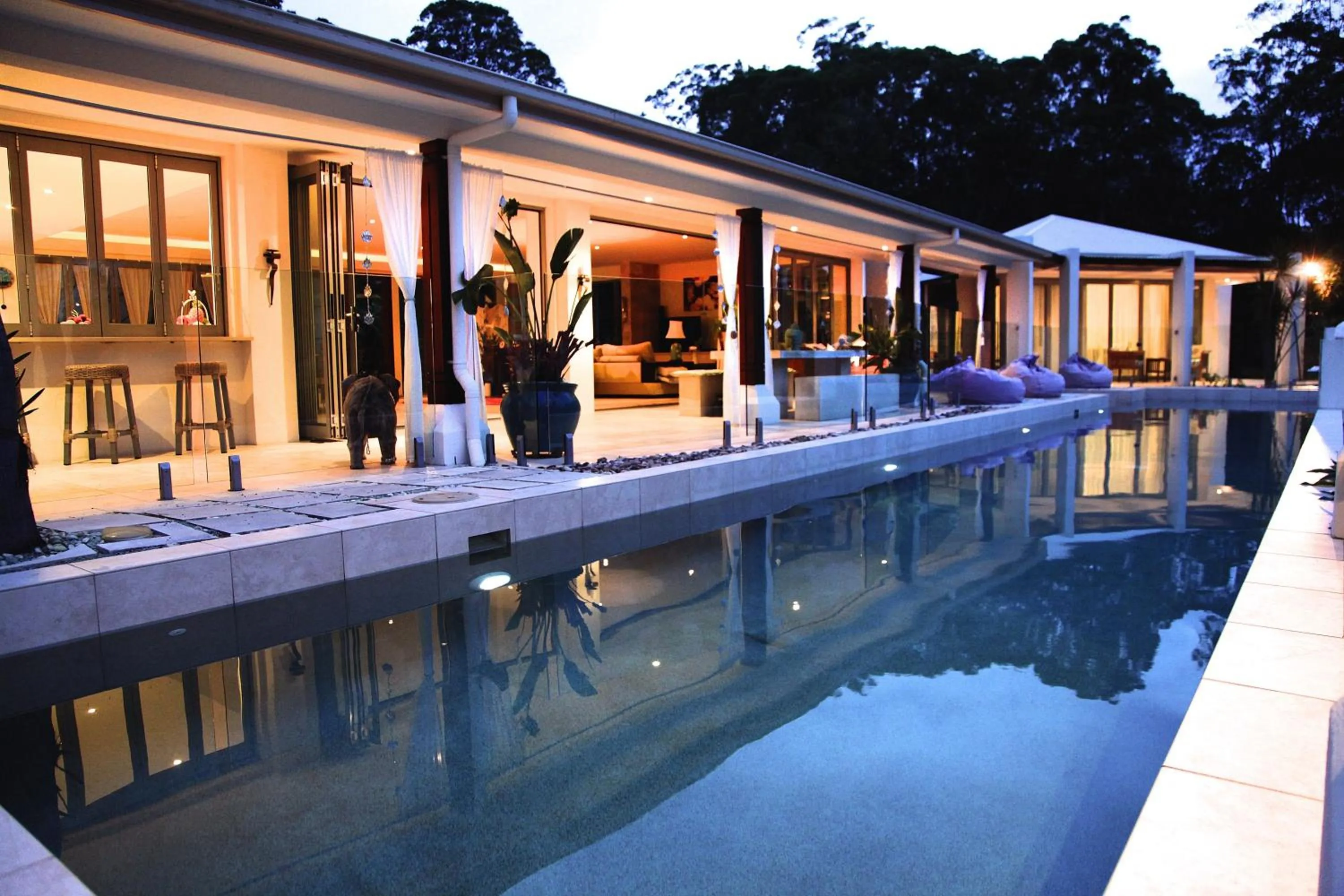 Swimming pool in Alaya Verde Bed & Breakfast