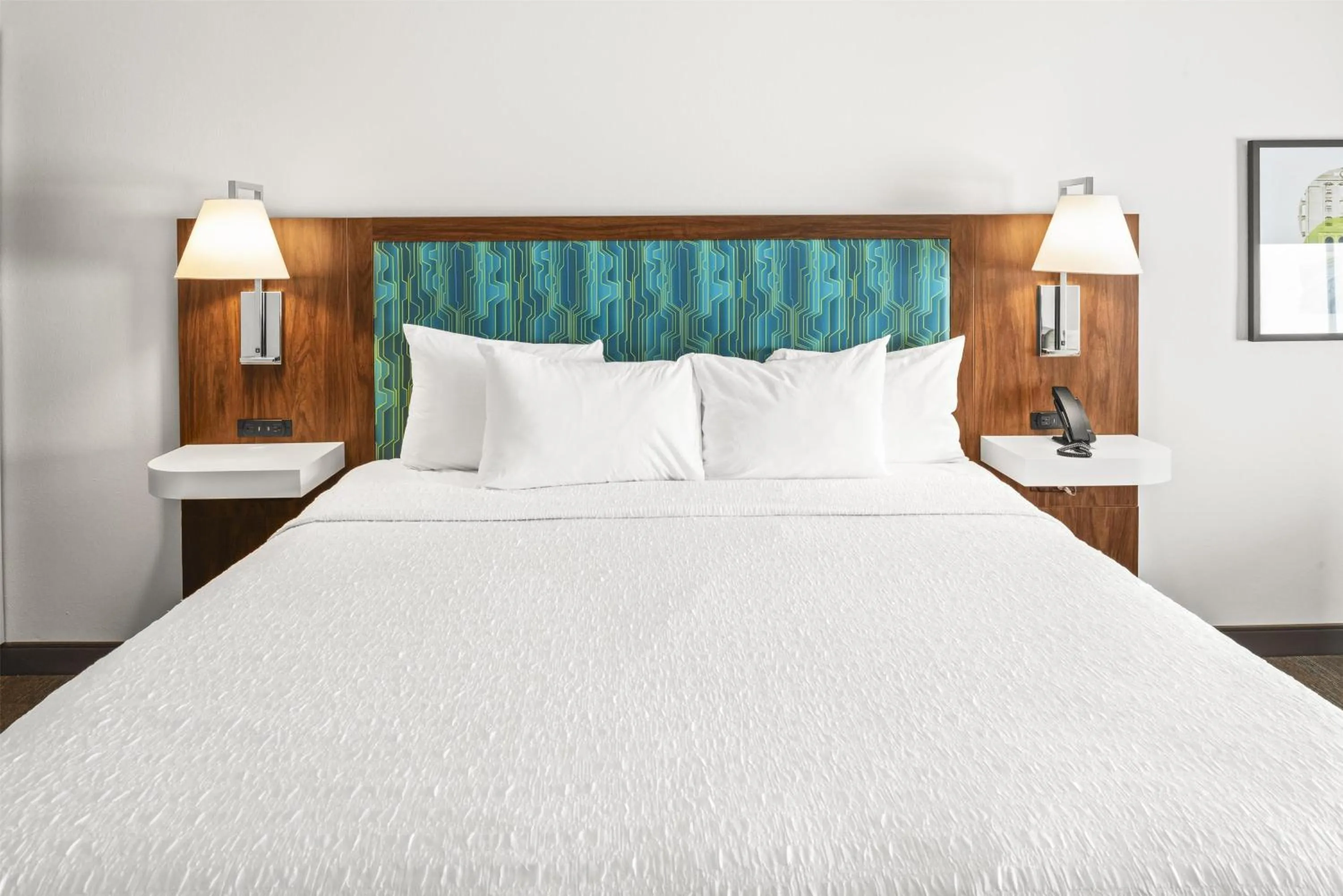 Bed in Hampton Inn Columbus-North