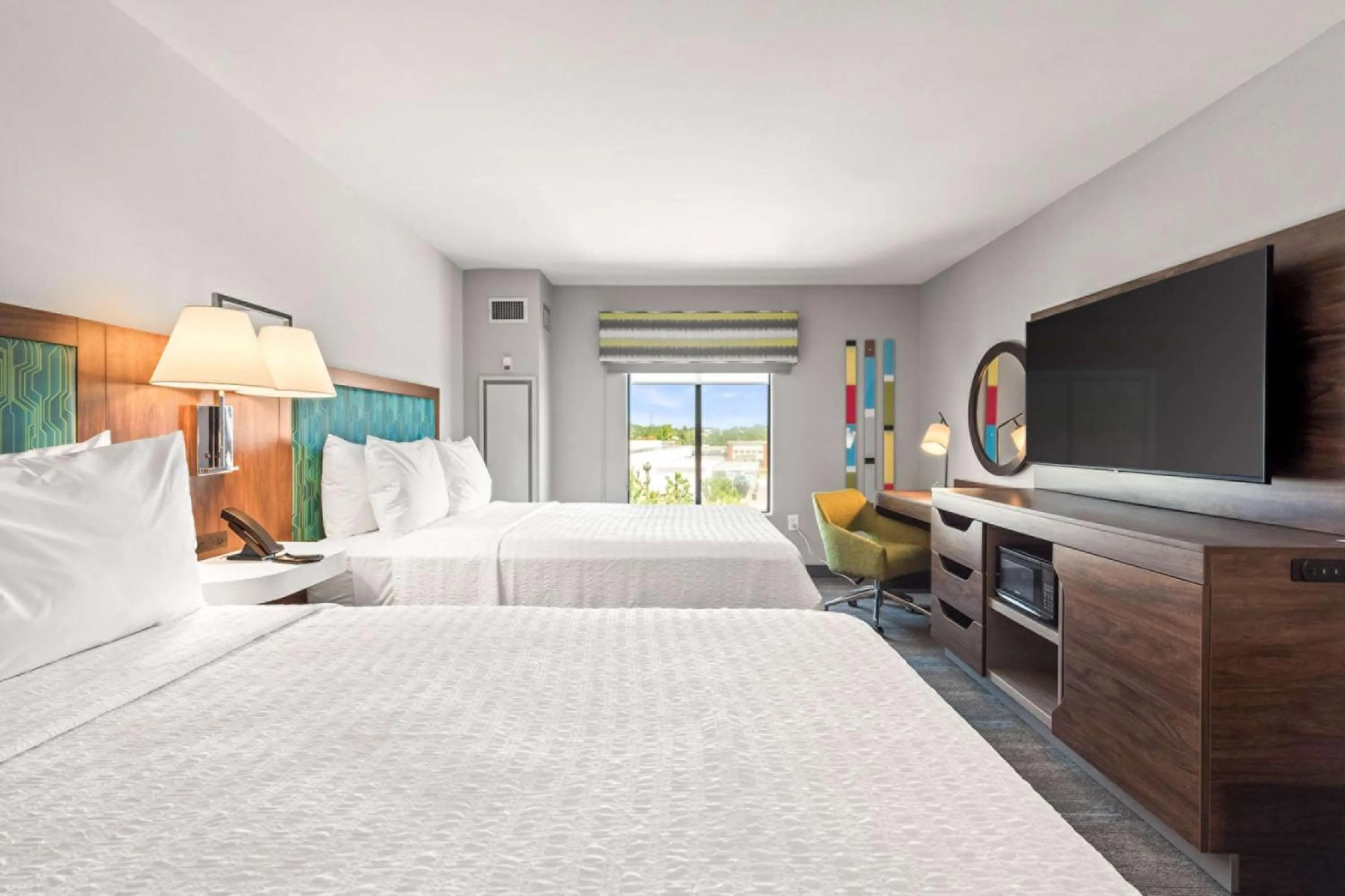 Bed in Hampton Inn Columbus-North