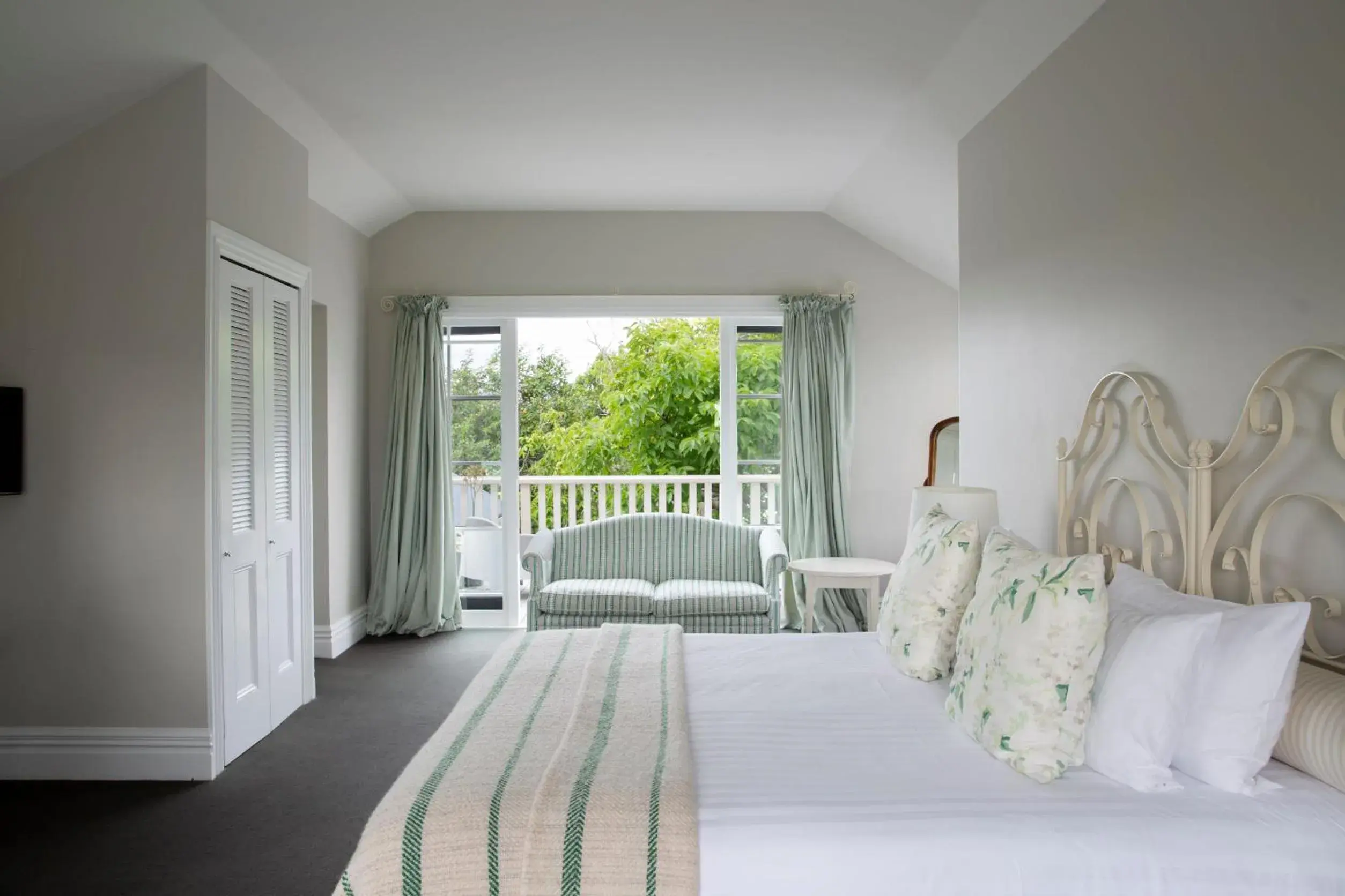 Superior Garden Suite in The Martinborough Hotel Superior Garden Suite in The Martinborough Hotel