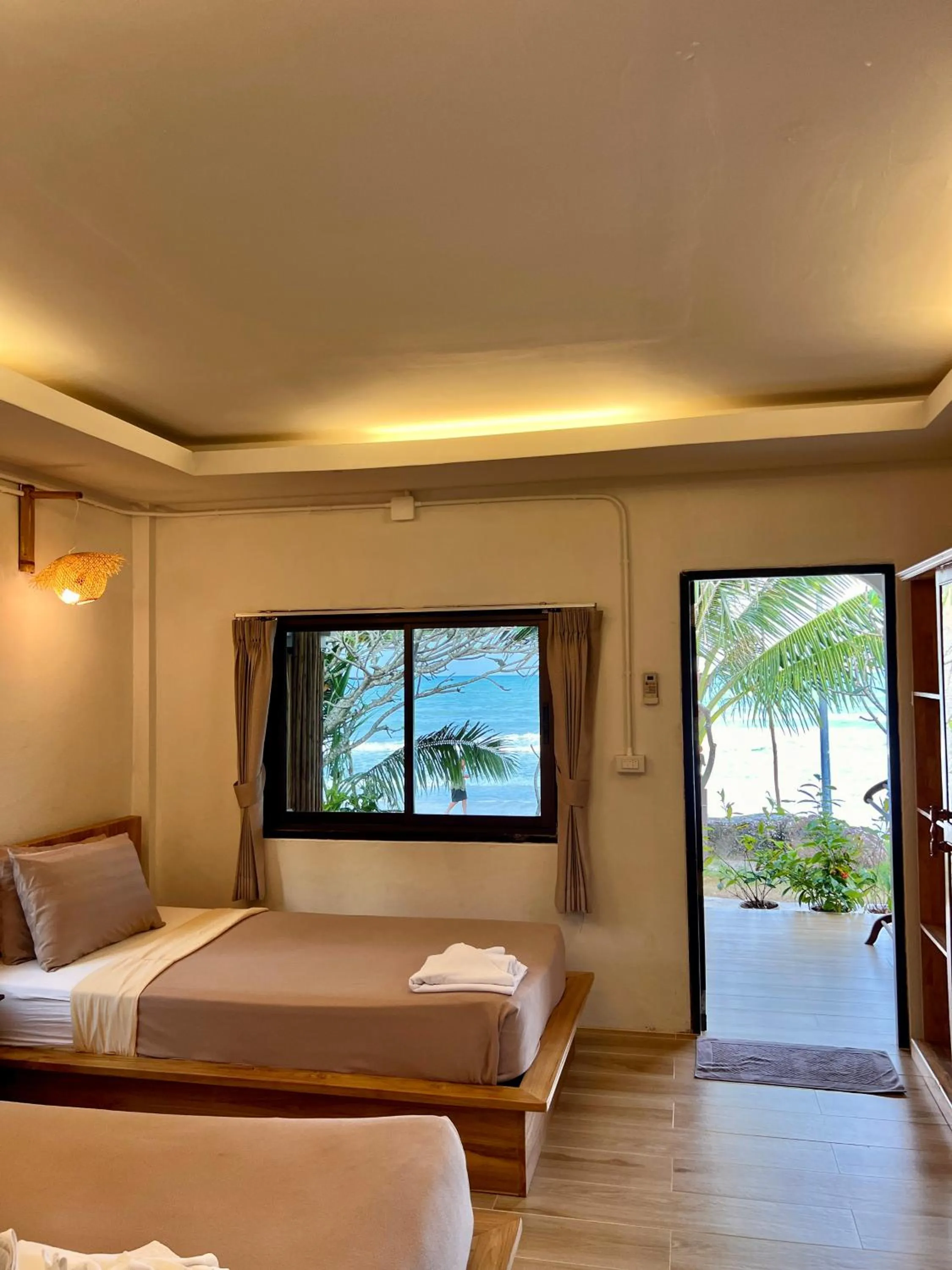 Bed in Pen's Bungalow Koh Phangan