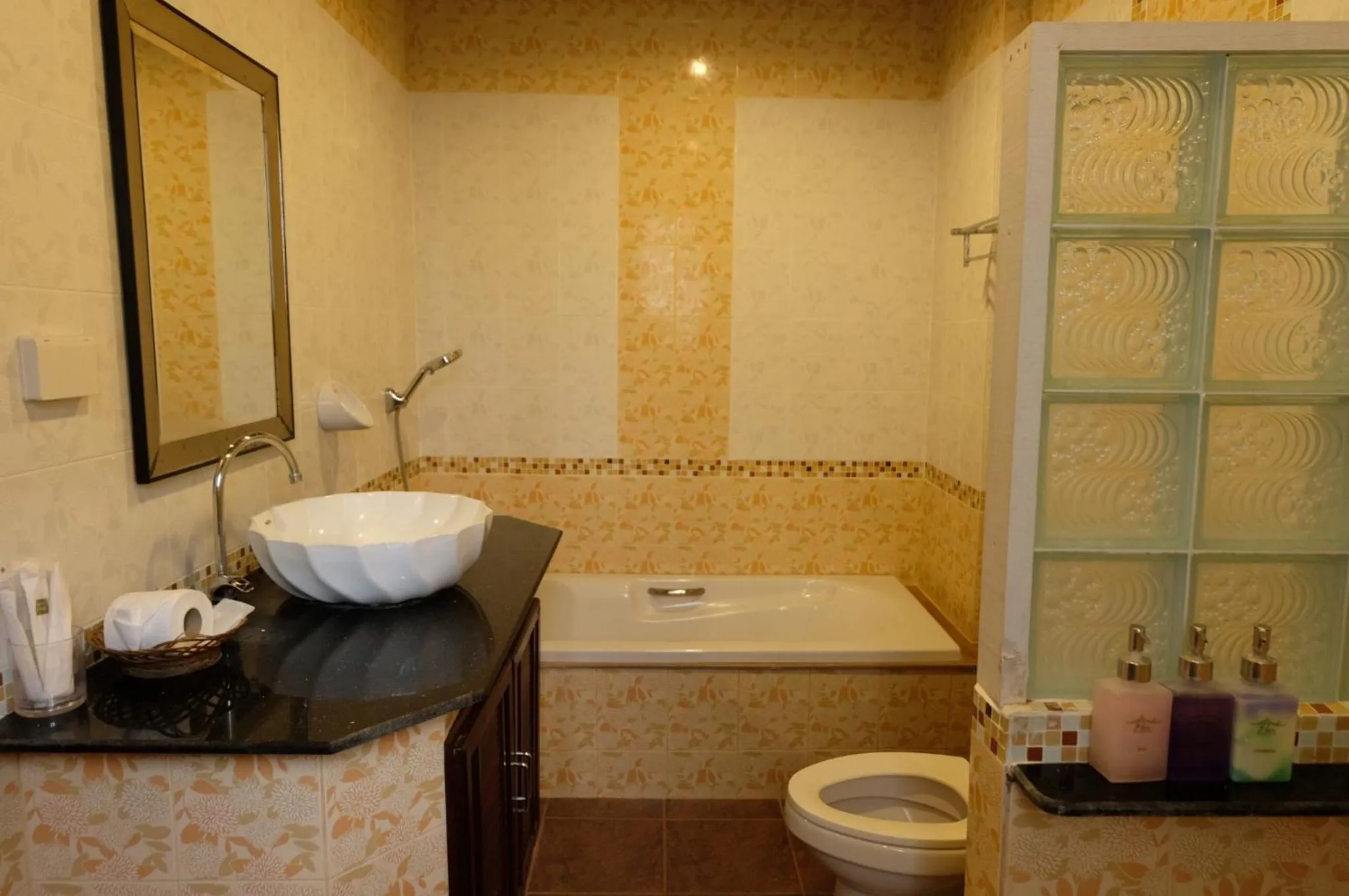 Bathroom in Pen's Bungalow Koh Phangan