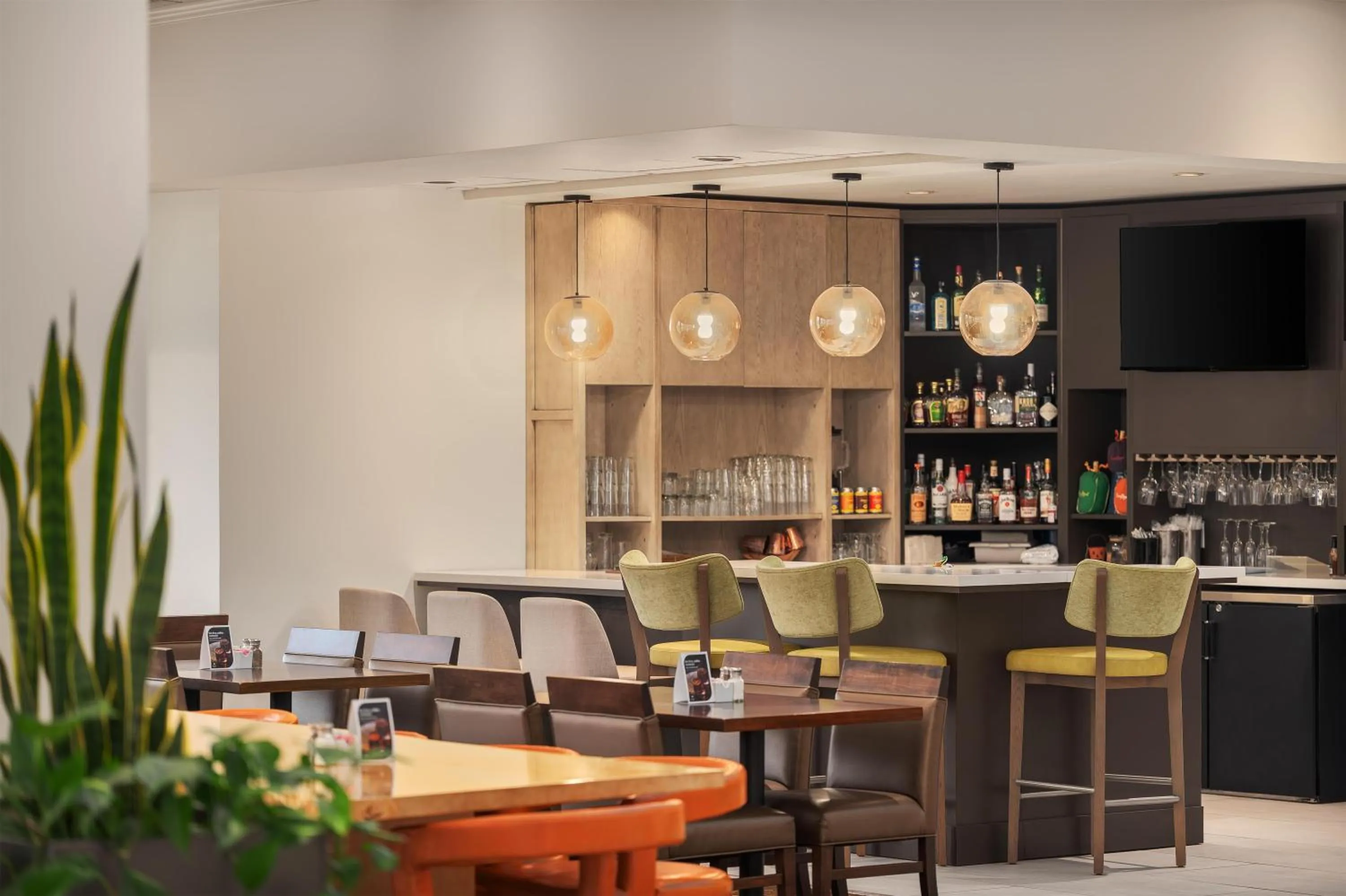 Restaurant/places to eat in Hilton Garden Inn Wooster