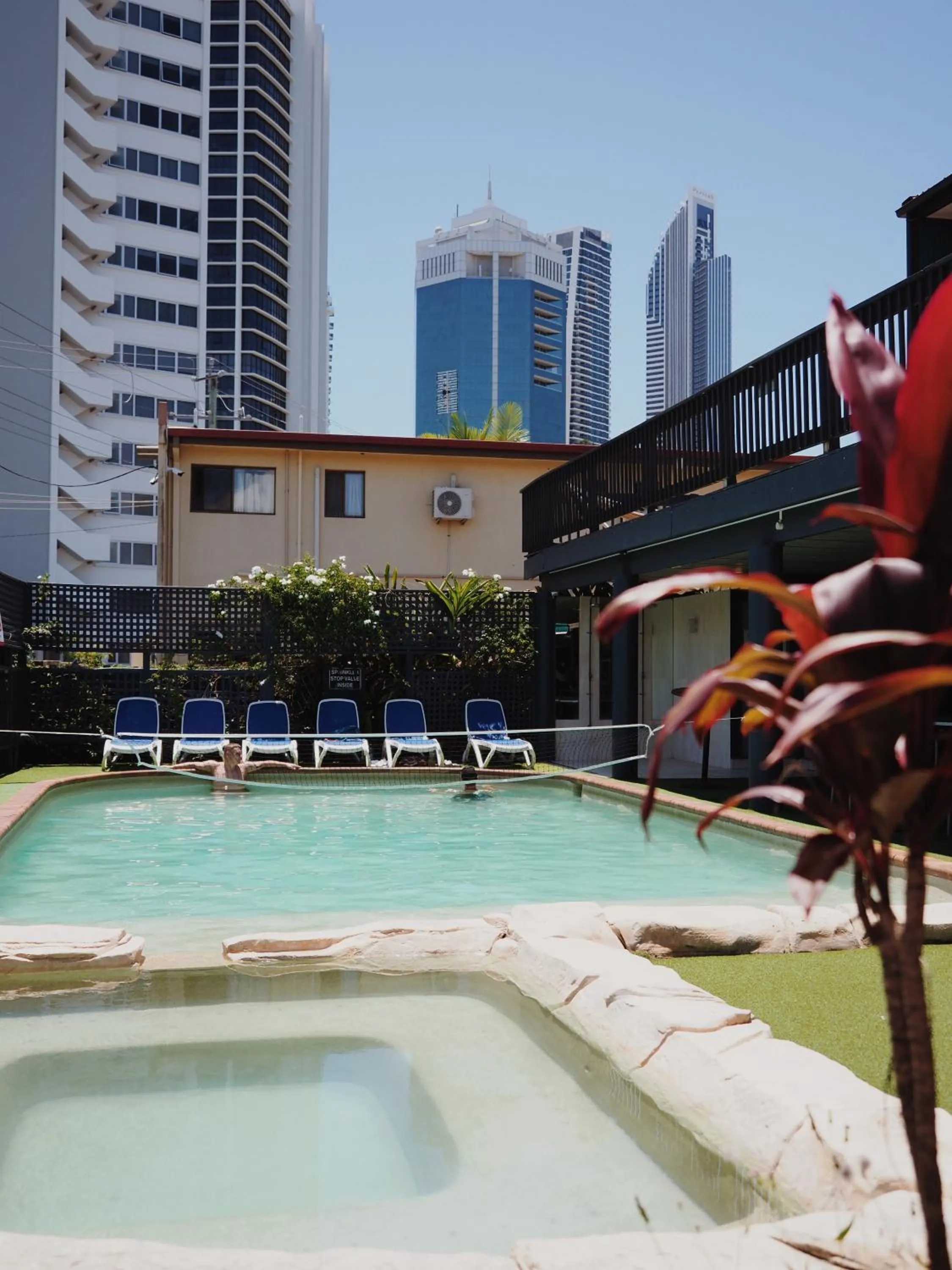 Property building in Backpackers In Paradise 18-35 Hostel