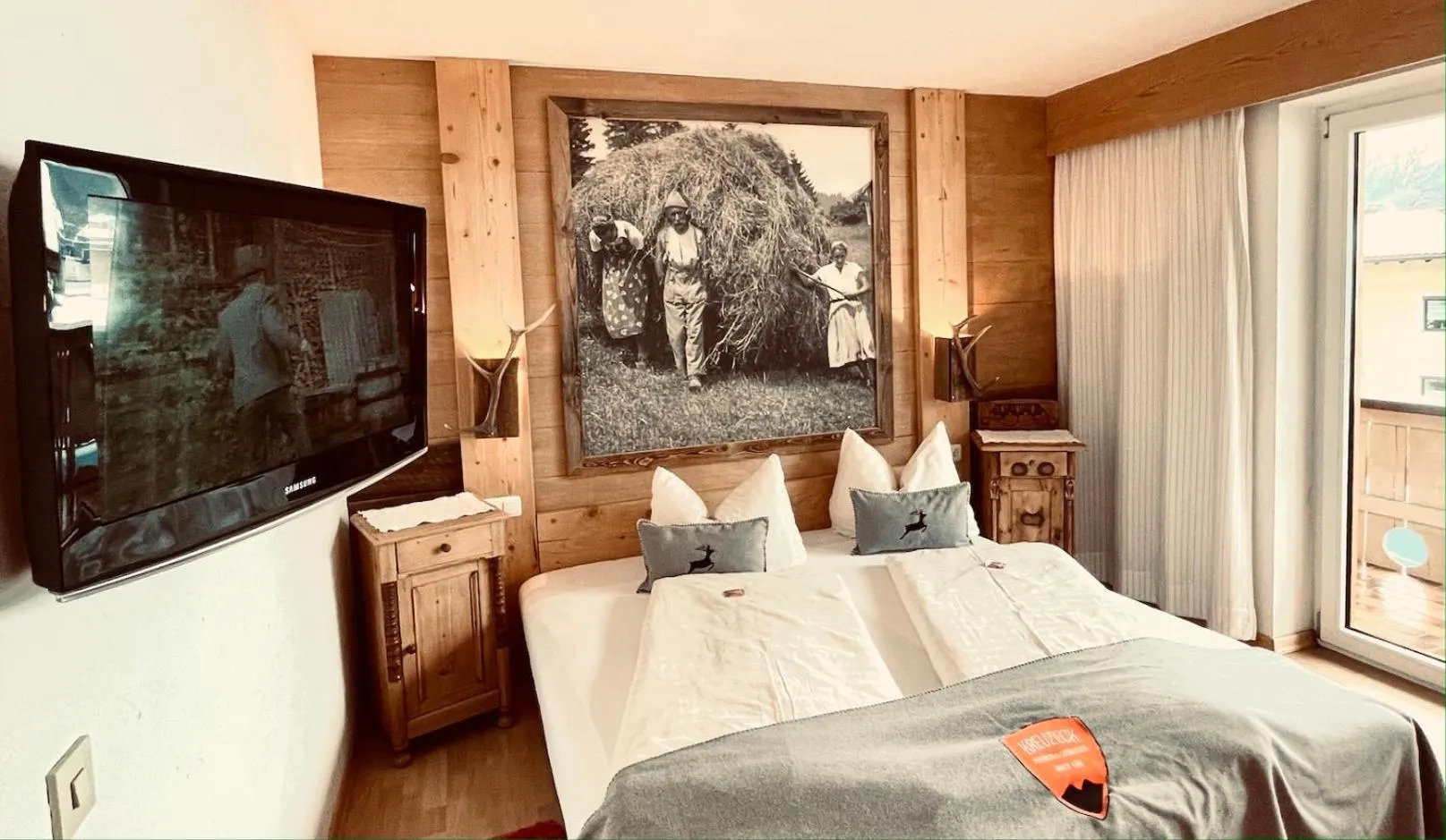 Bed in Pension Kreuzeck - Dein Glücksplatz am Lech