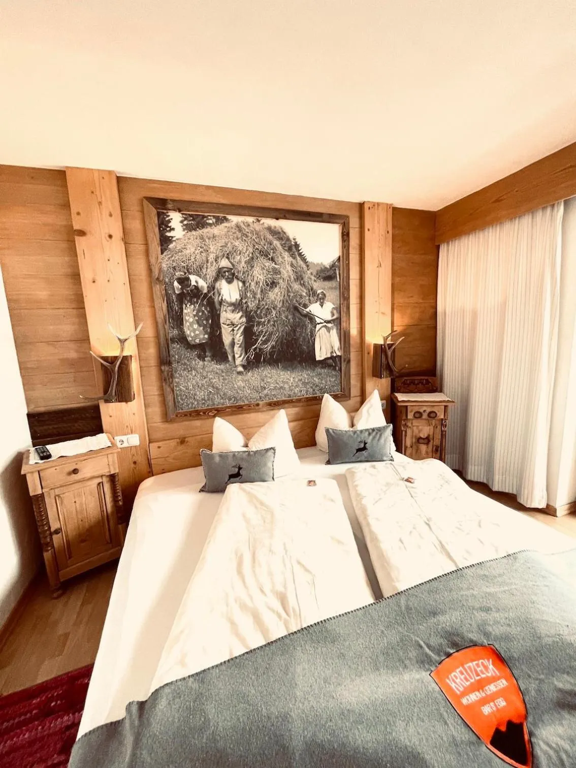 Bed in Pension Kreuzeck - Dein Glücksplatz am Lech