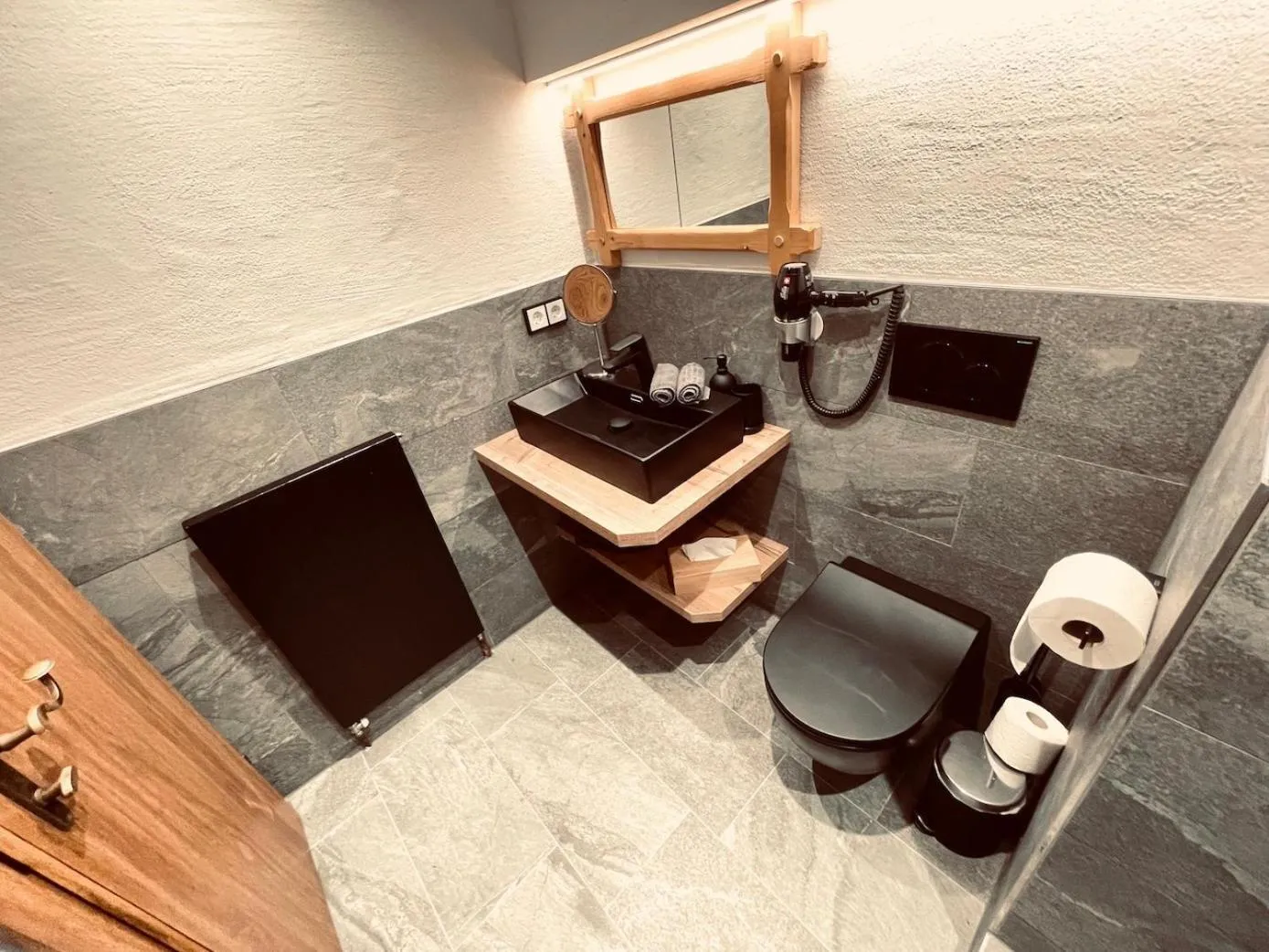 Bathroom in Pension Kreuzeck - Dein Glücksplatz am Lech