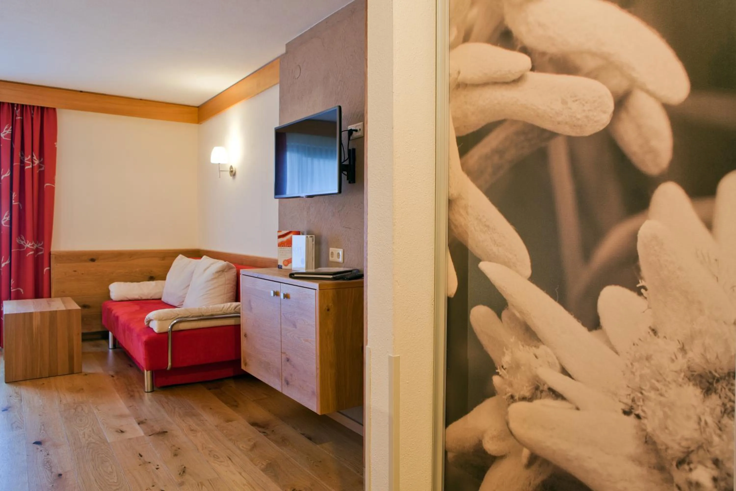 Seating area, Bed in Hotel Truyenhof