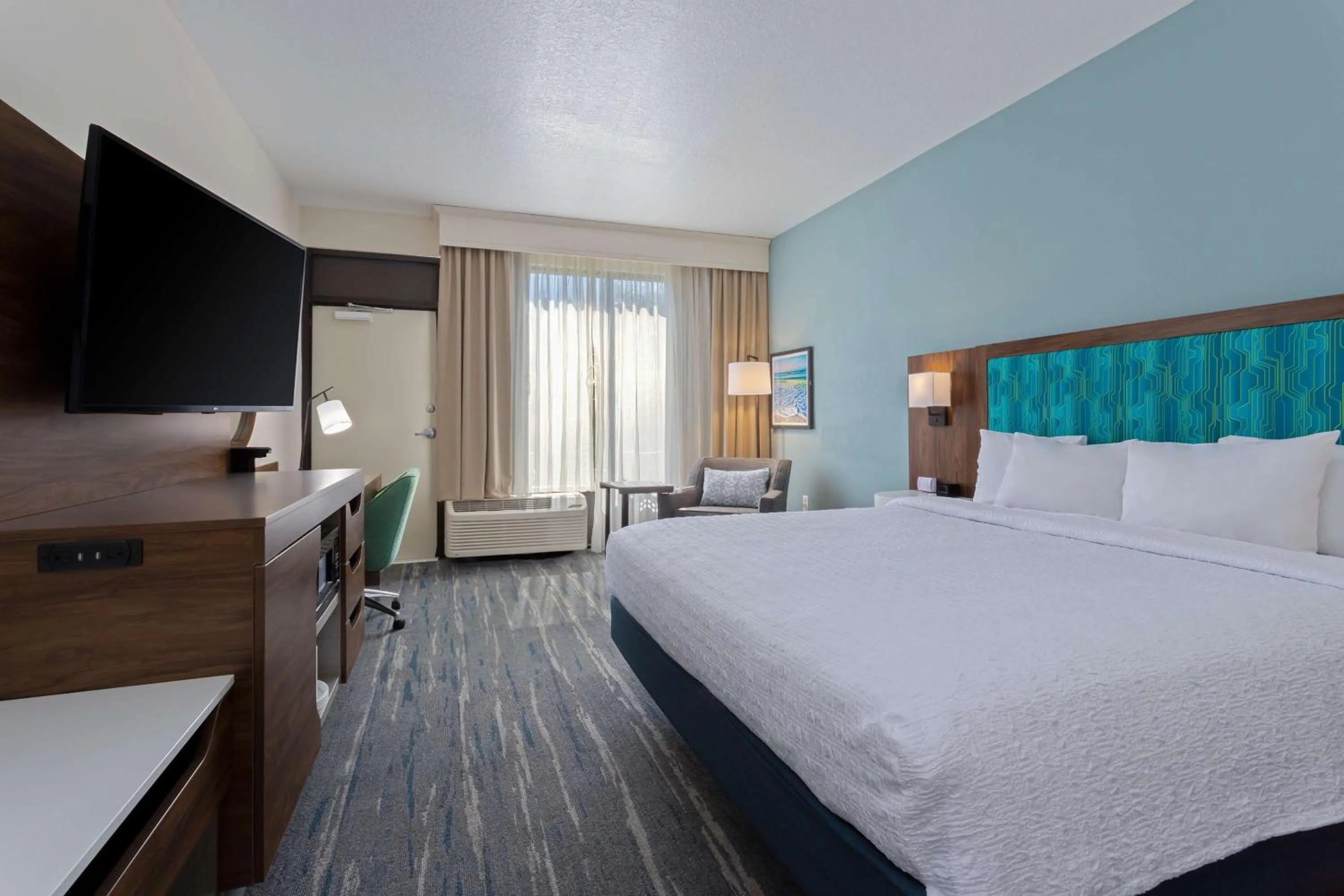 Bed in Hampton Inn Cocoa Beach