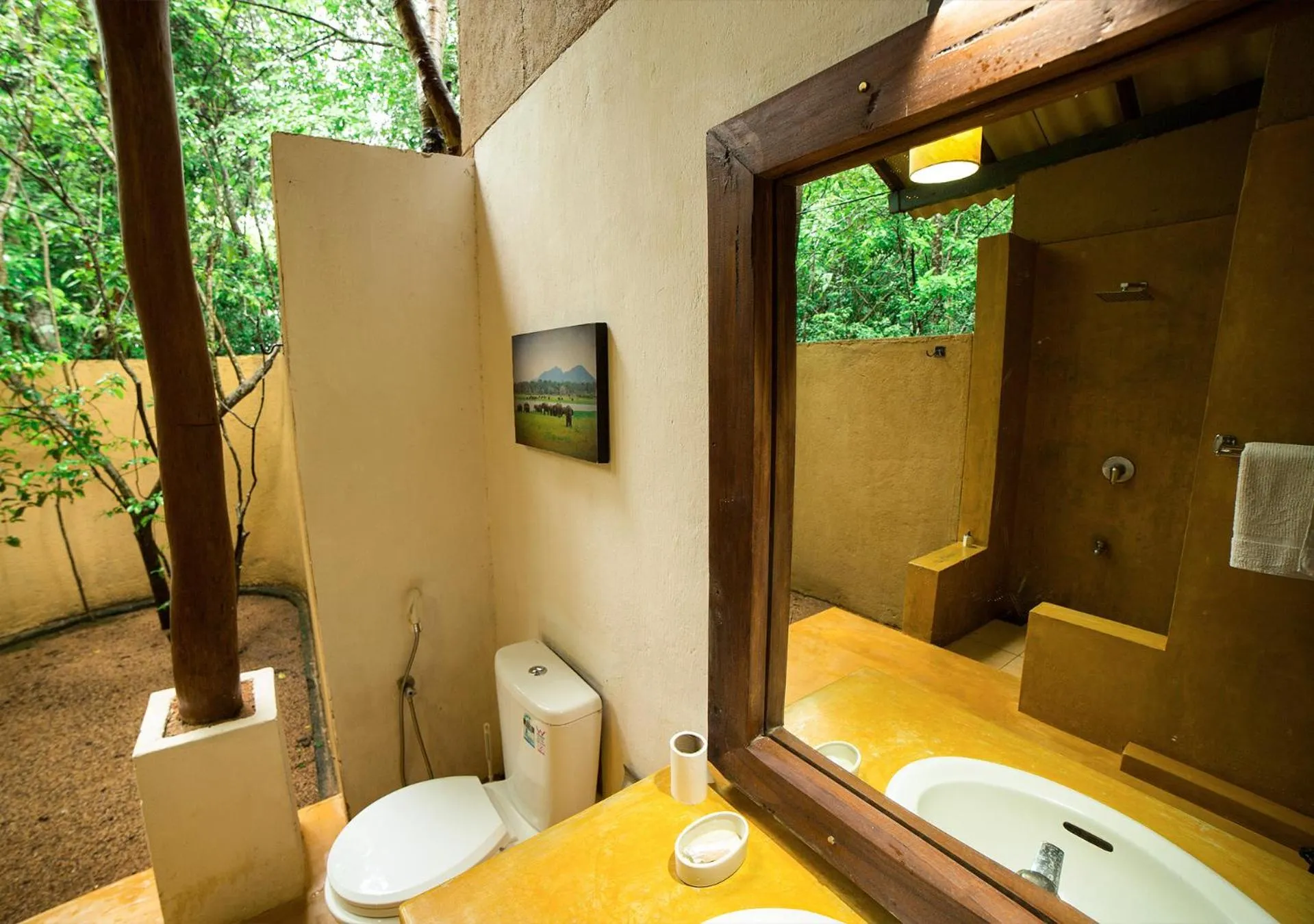 Bathroom in Back of Beyond - Pidurangala