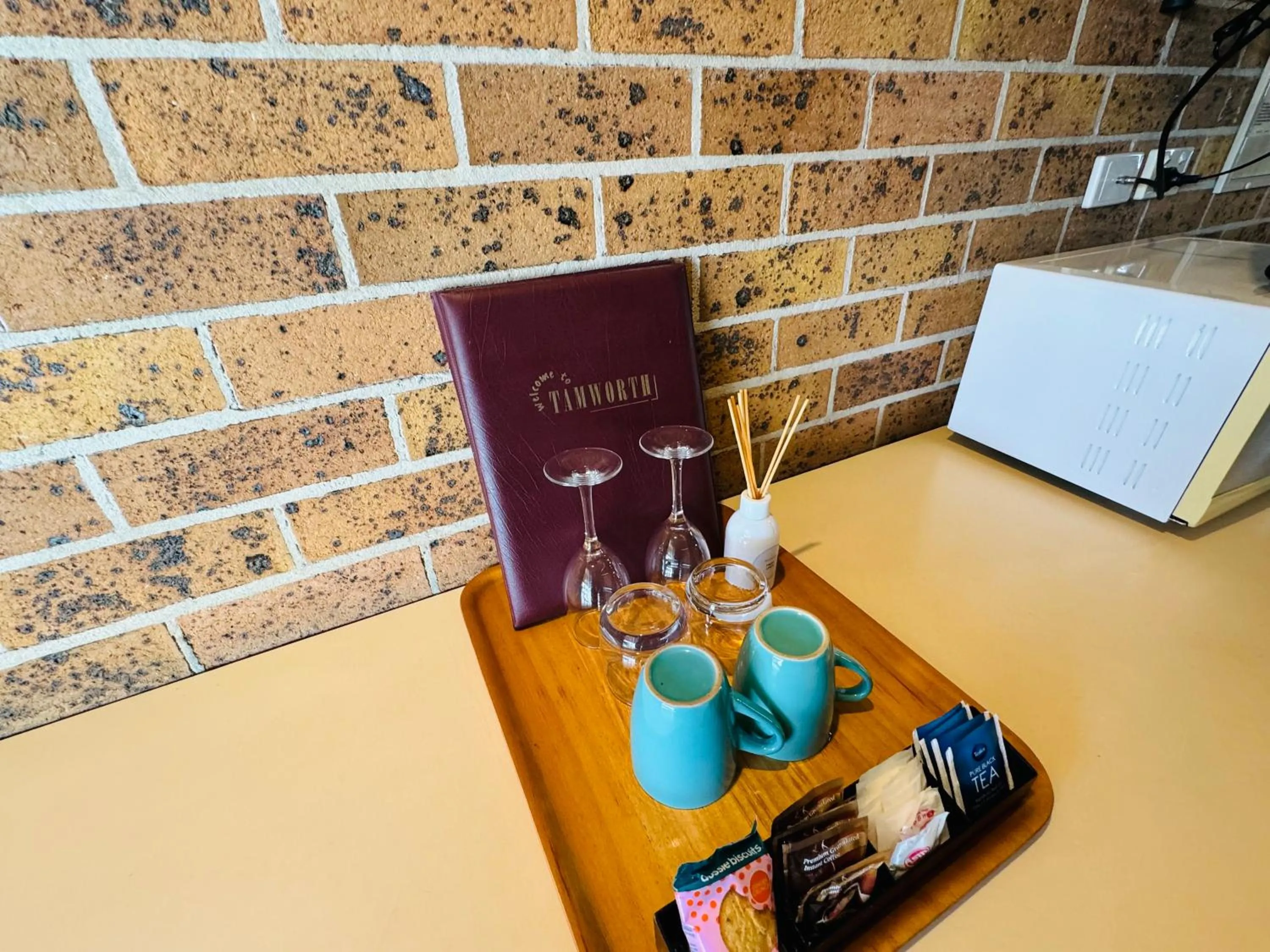 Coffee/tea facilities in Town and Country Motor Inn