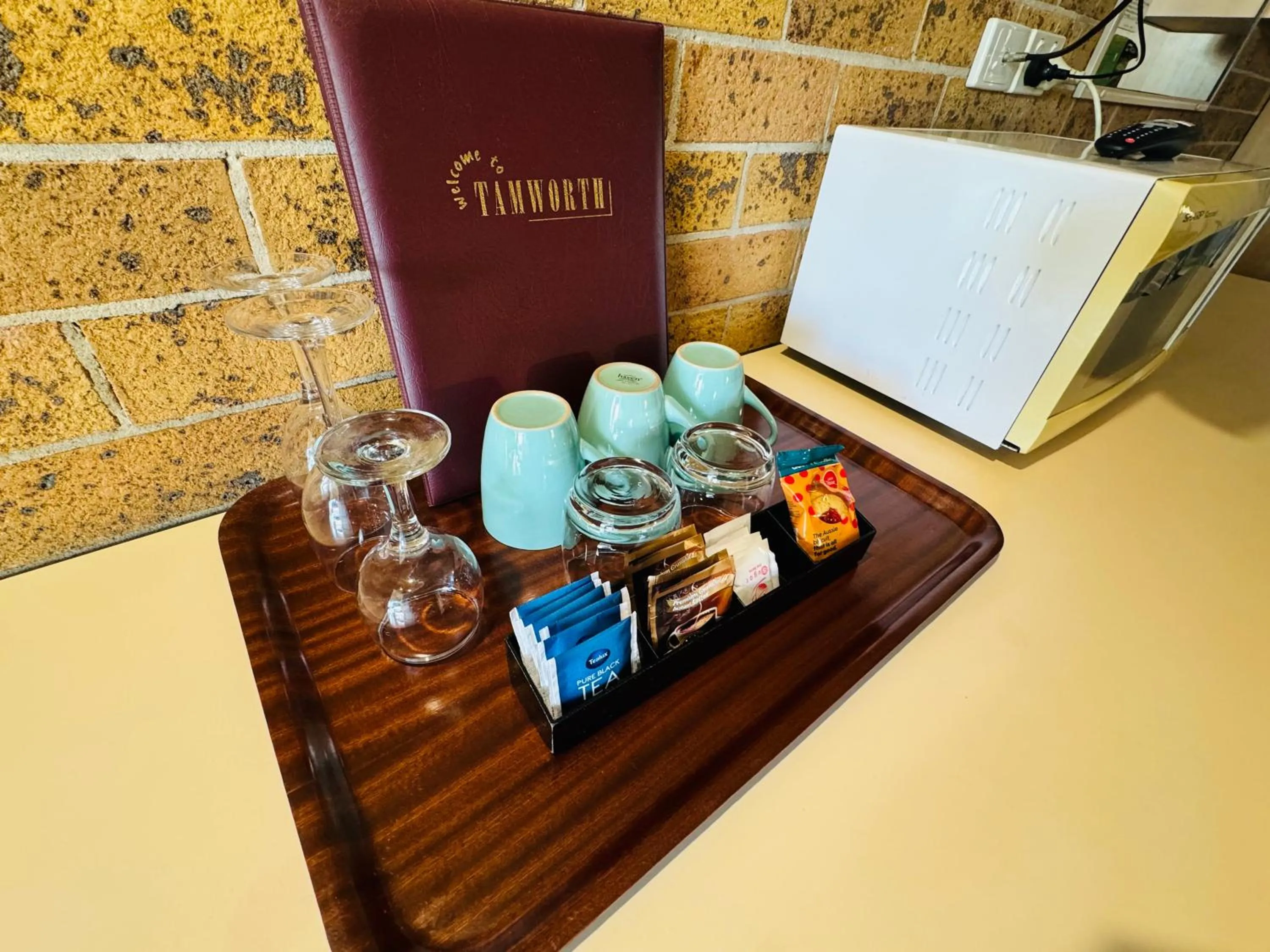 Coffee/tea facilities in Town and Country Motor Inn