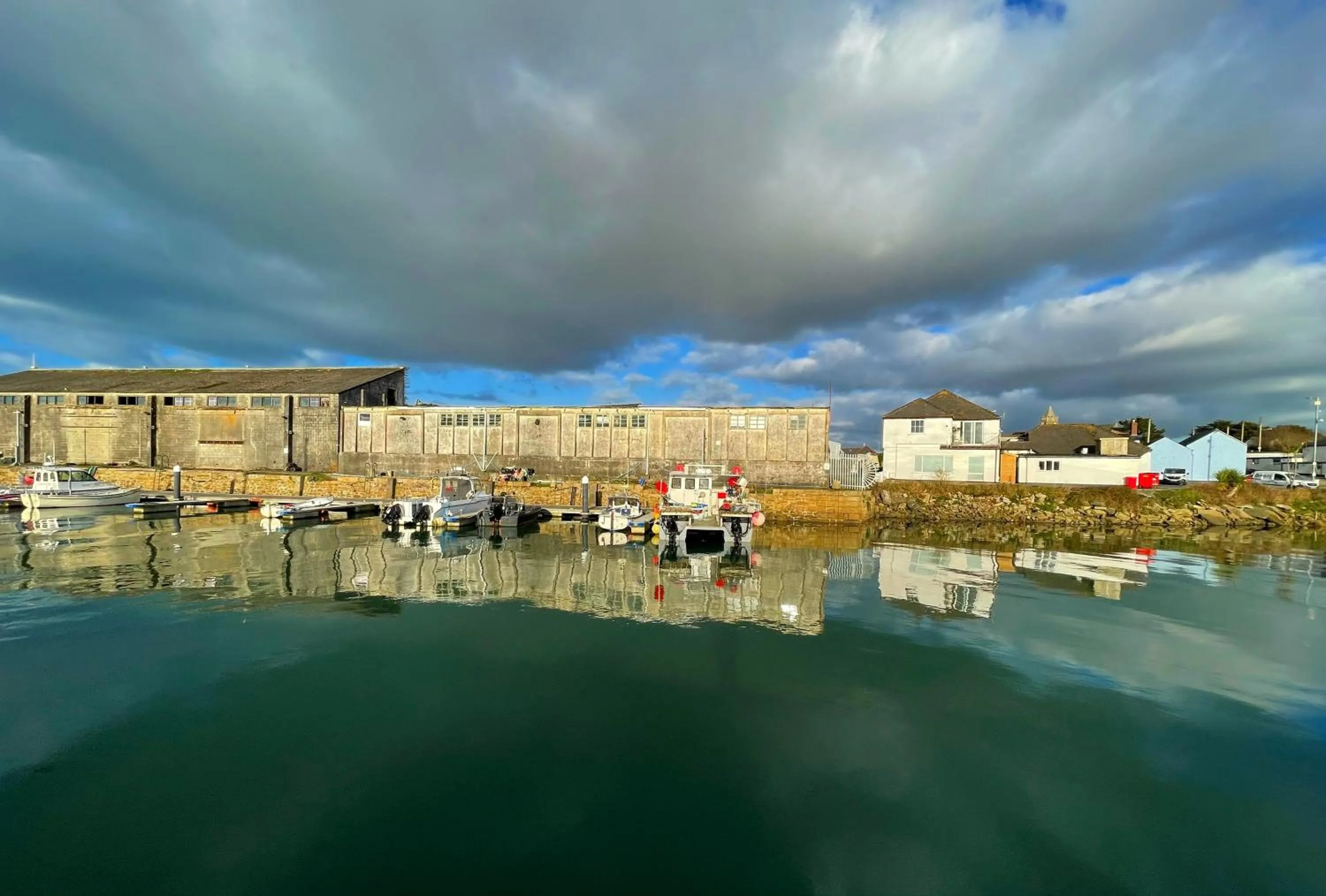 Neighbourhood in The Cornubia Inn