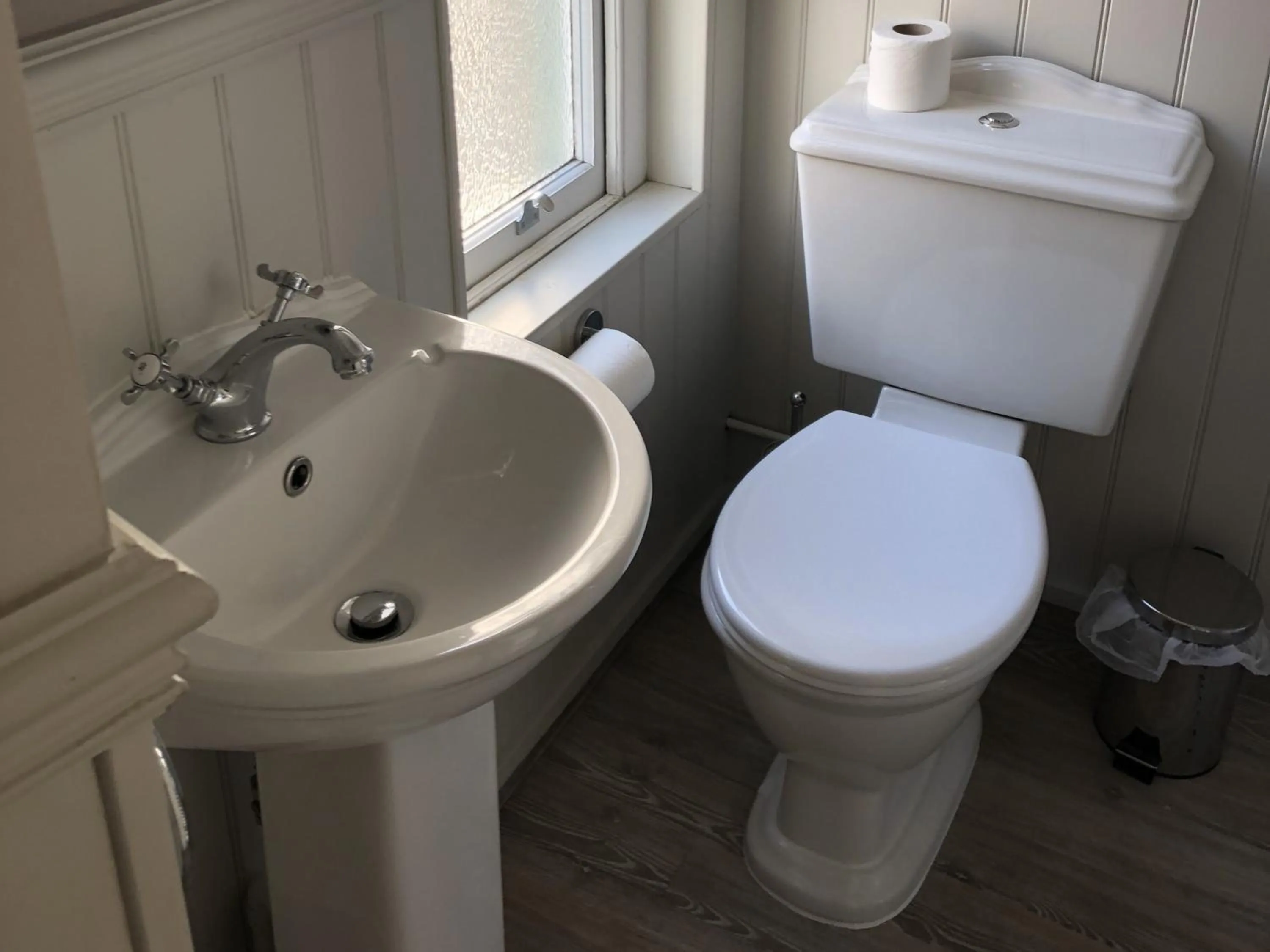 Bathroom in The Cornubia Inn