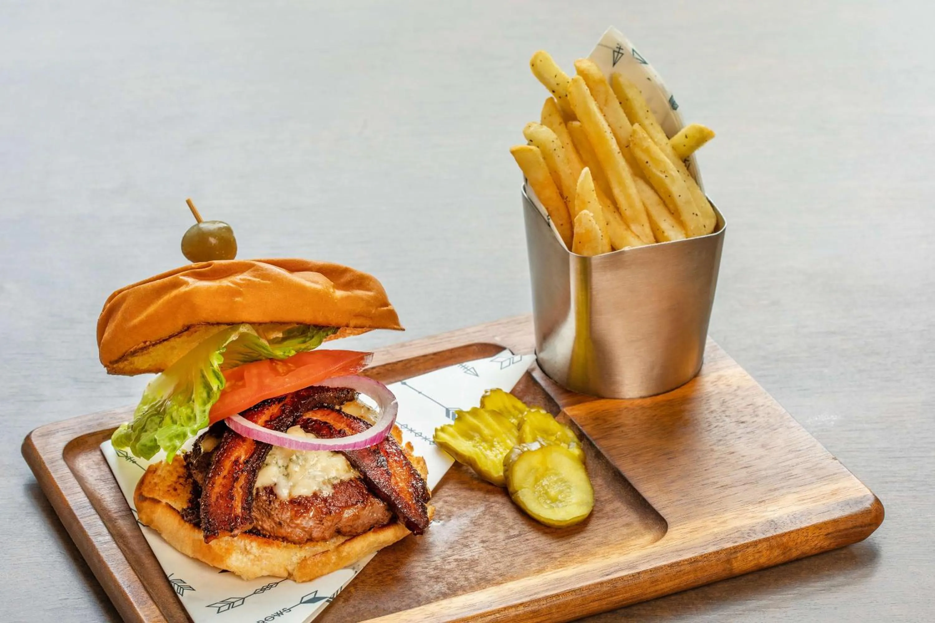 Restaurant/places to eat in Hilton Columbus/Polaris