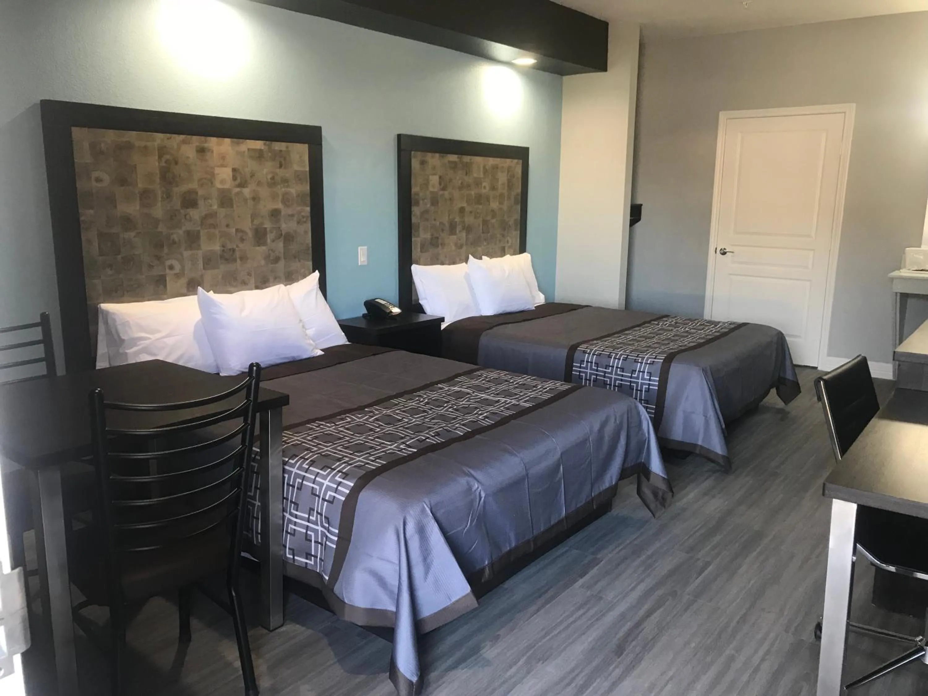 Bedroom, Bed in The Residency Suites