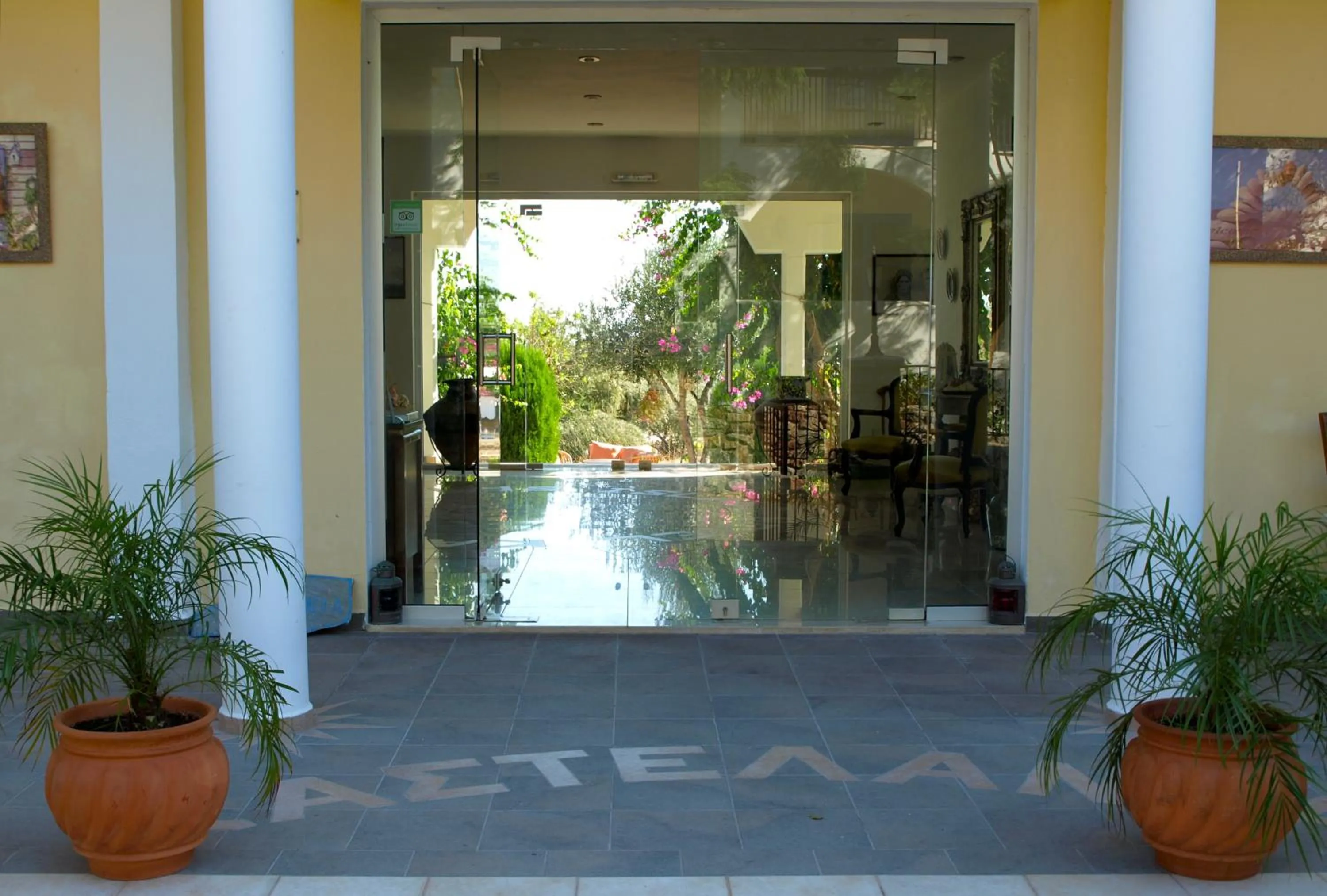 Facade/entrance in Castellania Hotel Apartments