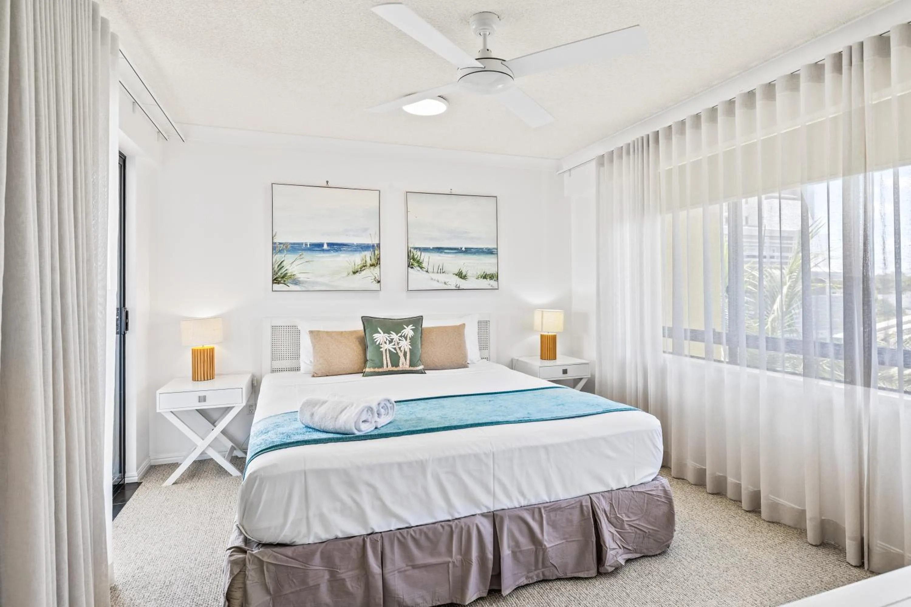 Bed in Belaire Place Motel Apartments