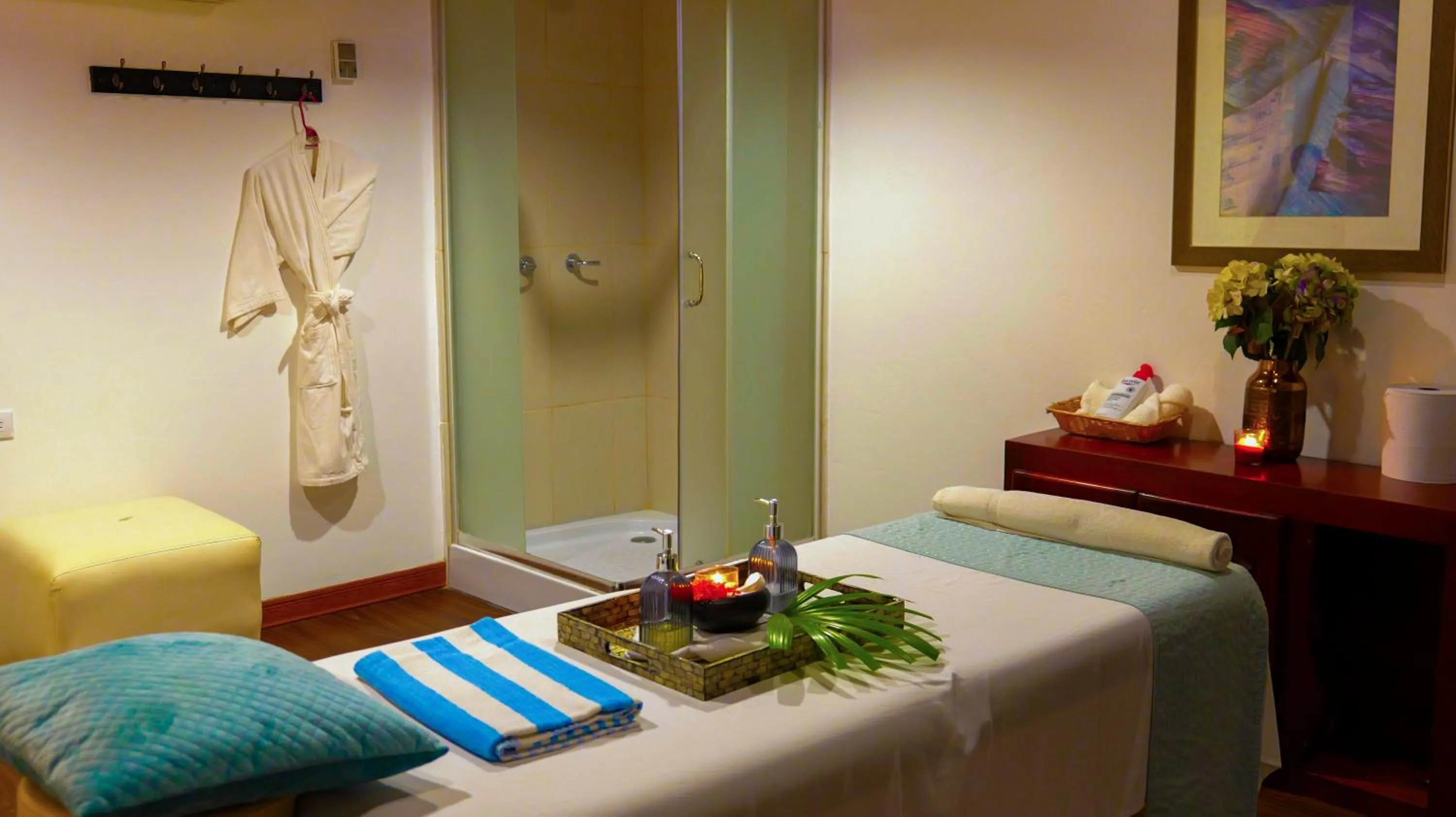 Massage, Bed in La Ensenada Beach Resort