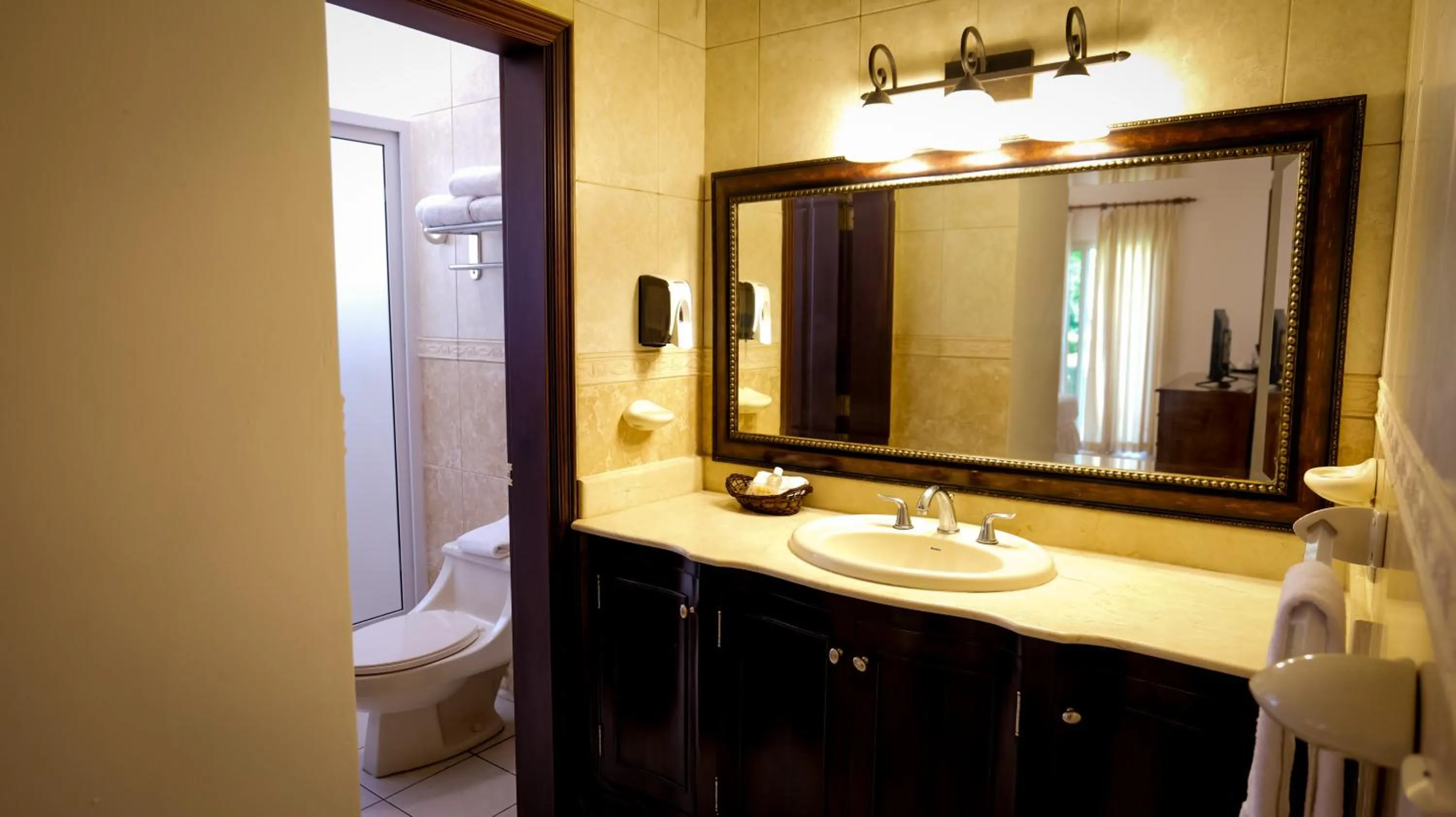 Bathroom in La Ensenada Beach Resort