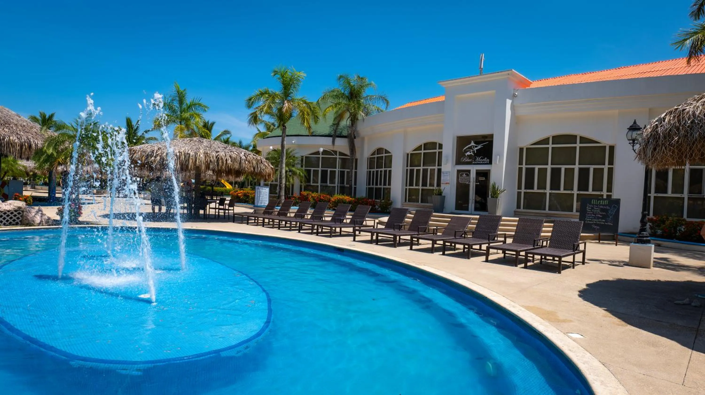 Swimming pool in La Ensenada Beach Resort