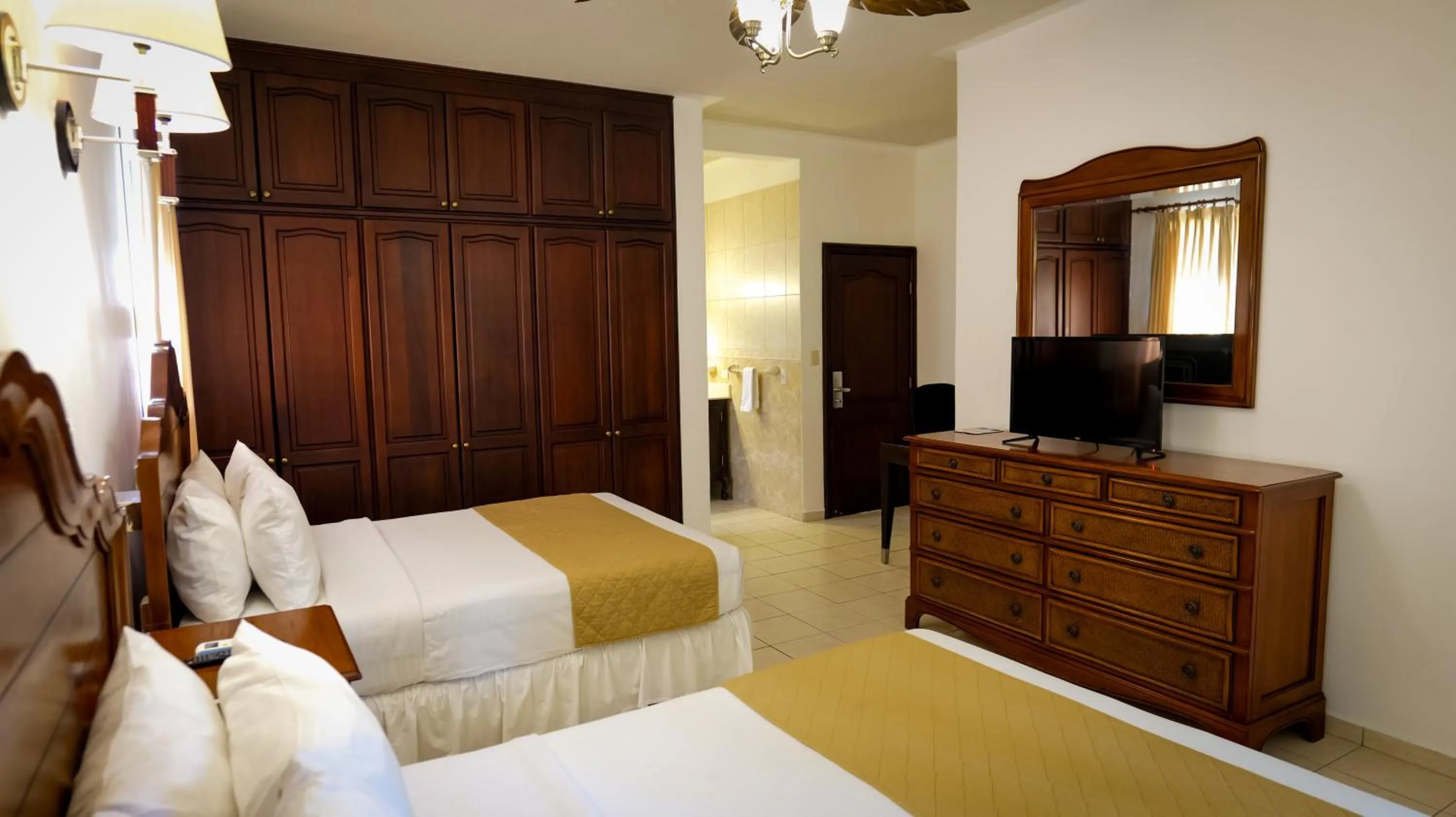 TV and multimedia, Bed in La Ensenada Beach Resort